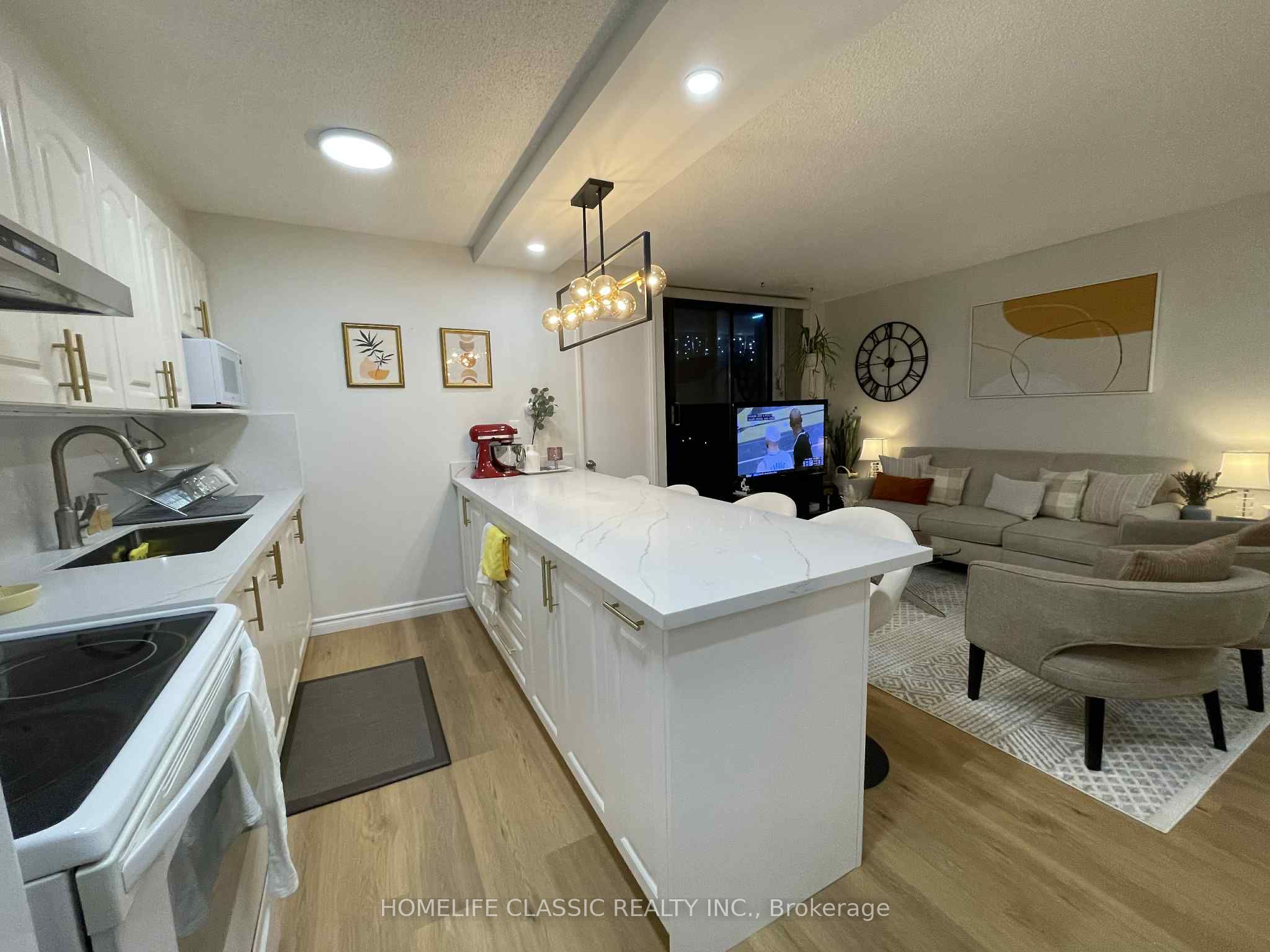 90 Ling Road 603 Property Photo 3