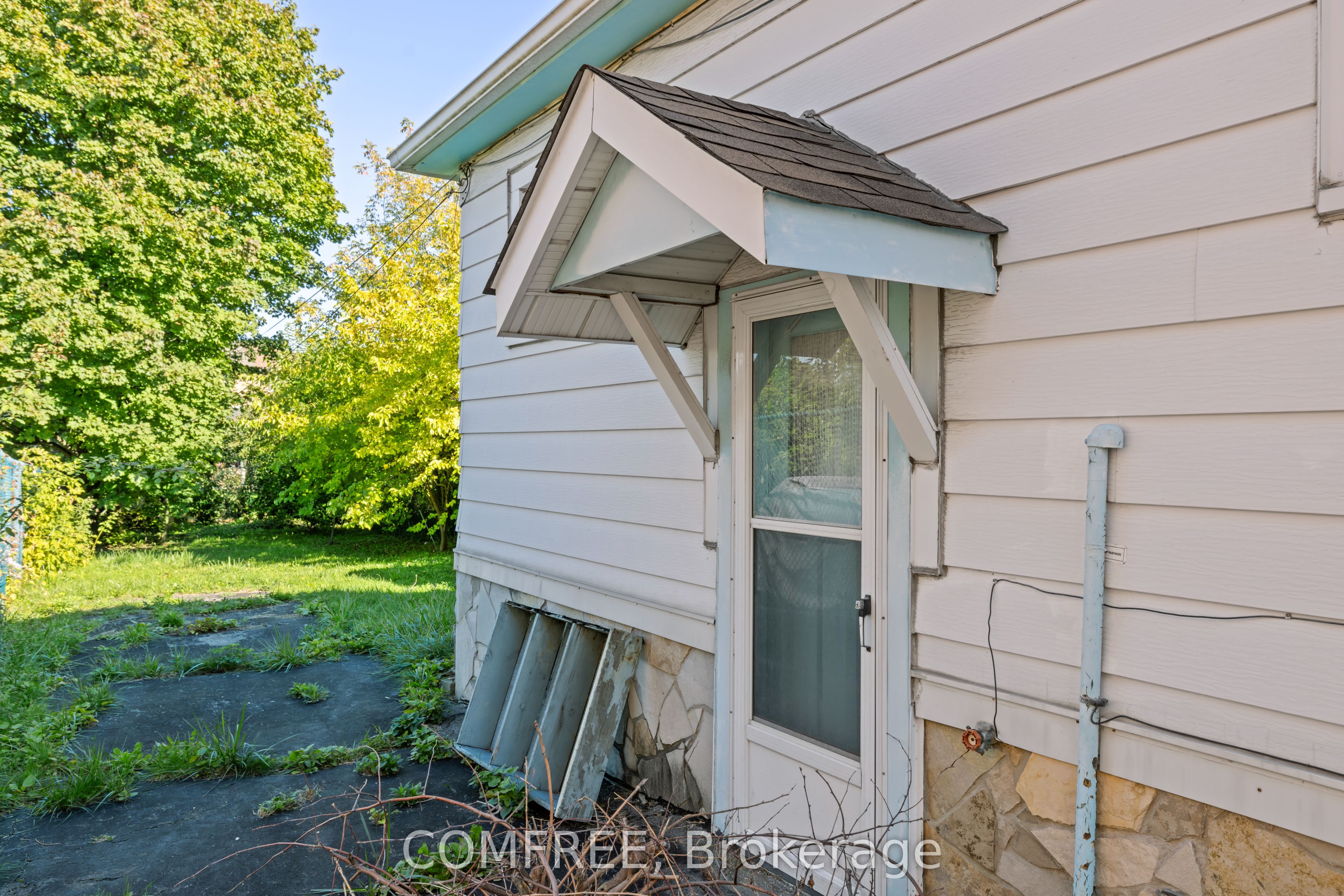 18 Glasgow Avenue Property Photo 6