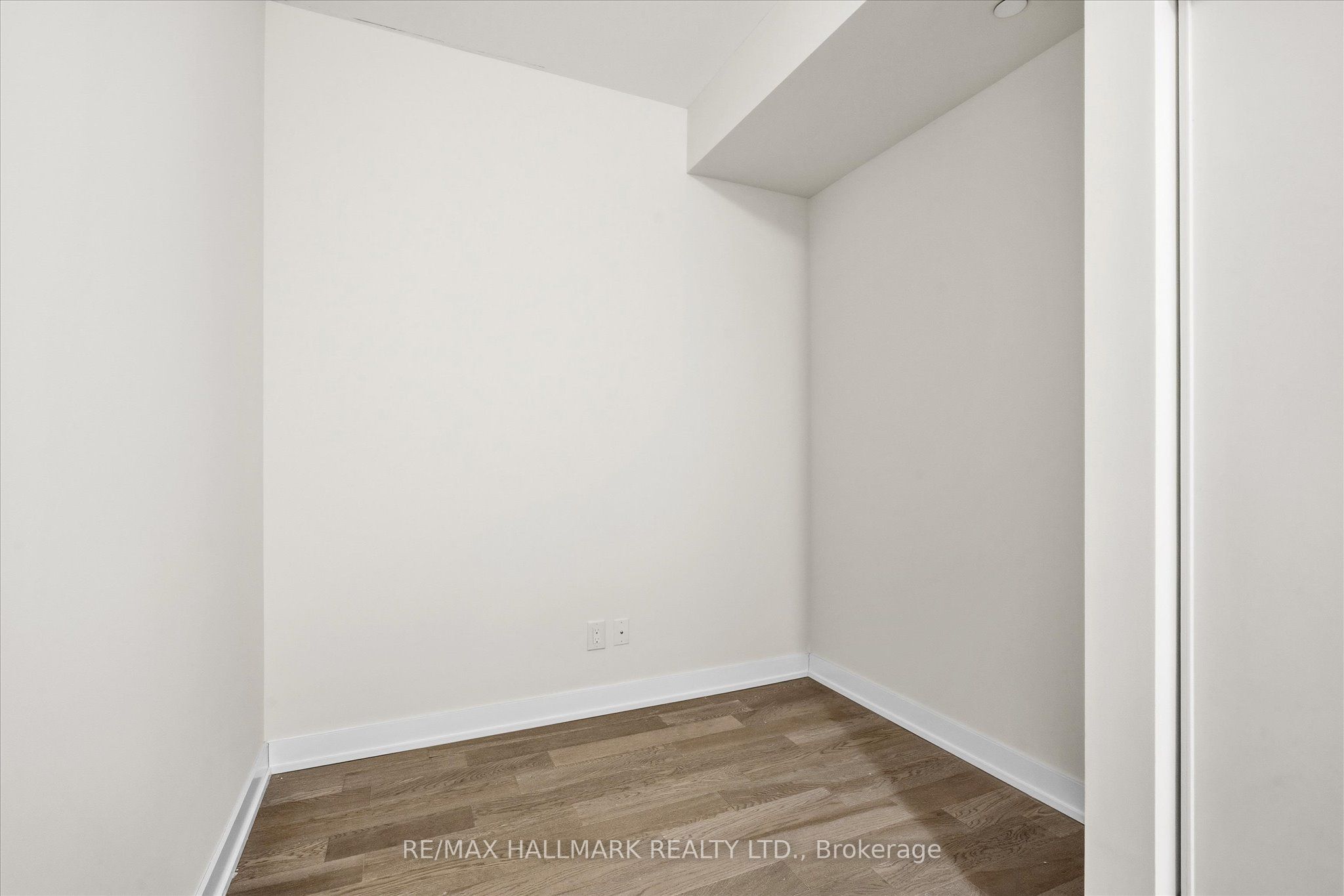 1350 Kingston Road 409 Property Photo 10
