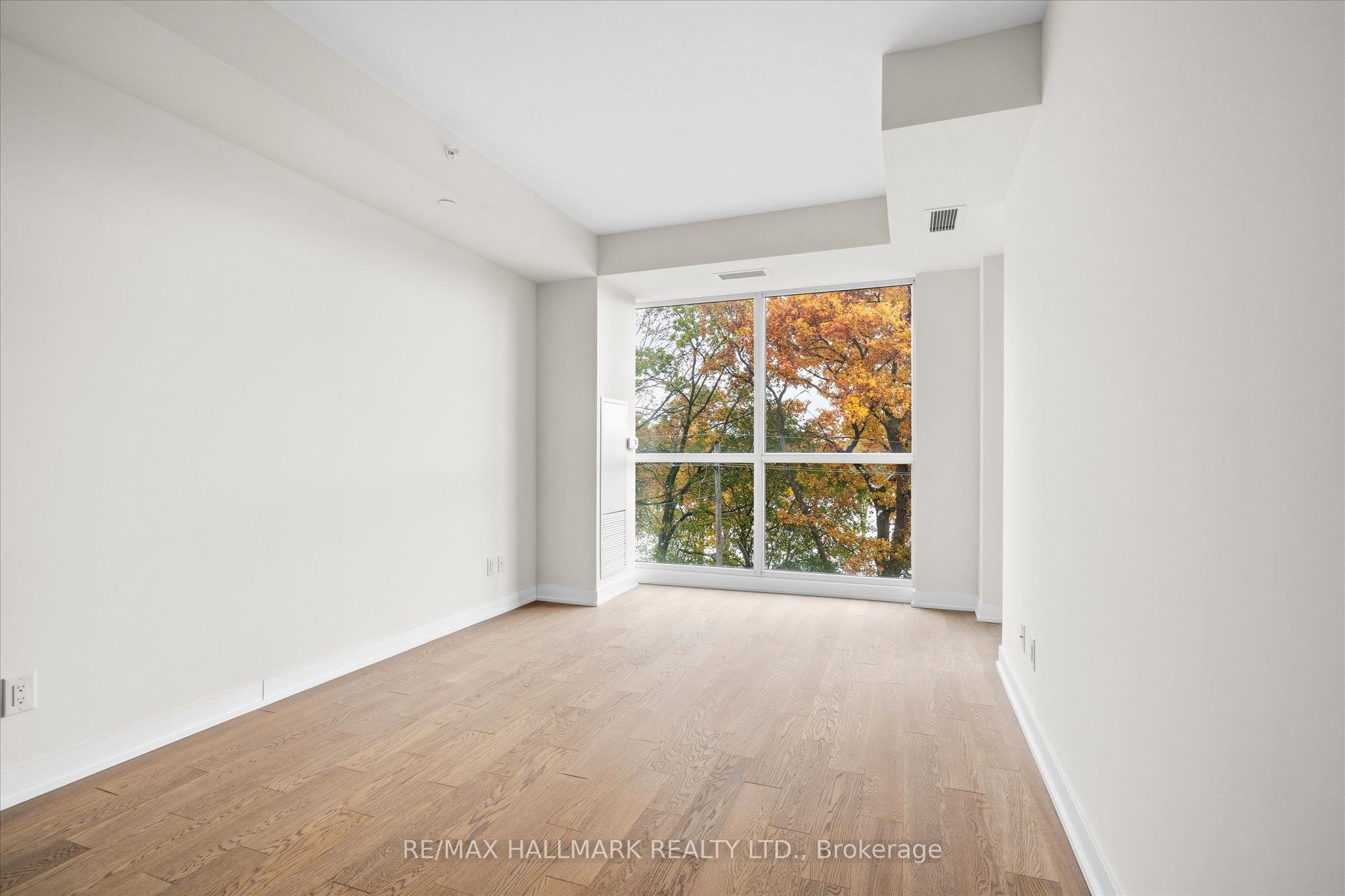 1350 Kingston Road 409 Property Photo 12