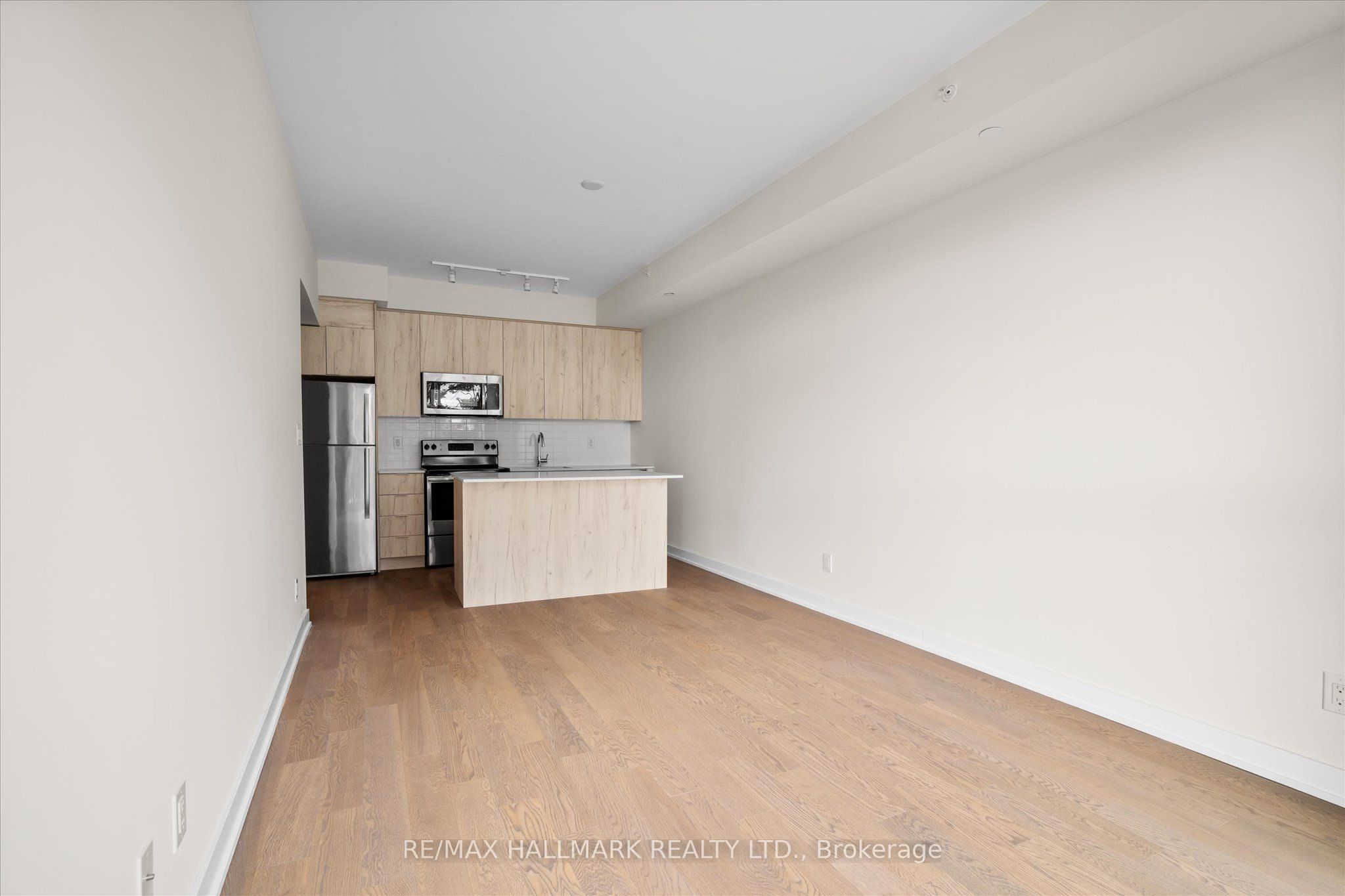 1350 Kingston Road 409 Property Photo 16