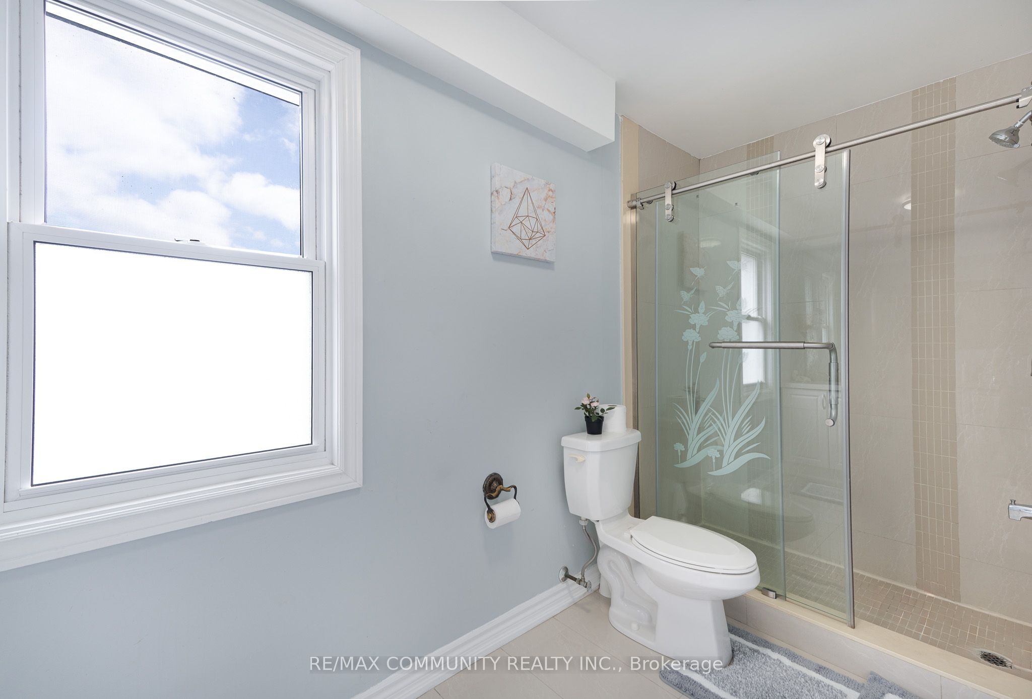 33 Windsor Avenue Property Photo 8