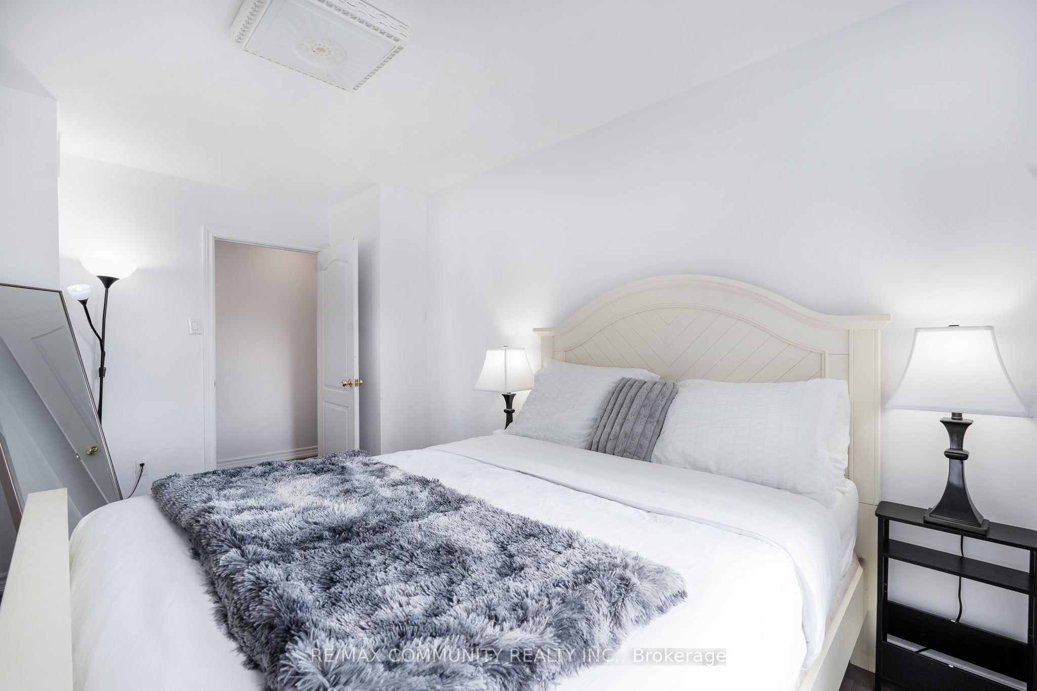 33 Windsor Avenue Property Photo 11