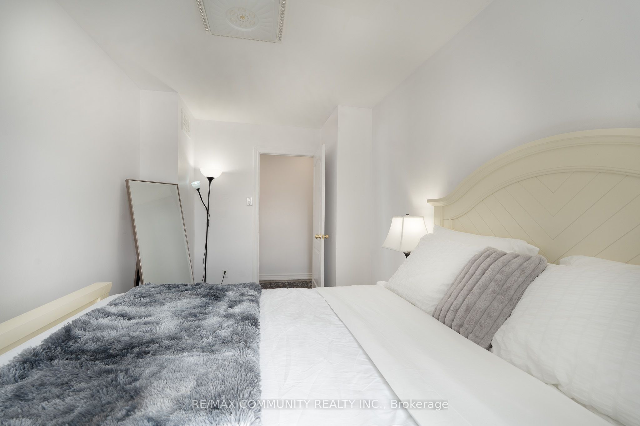 33 Windsor Avenue Property Photo 12