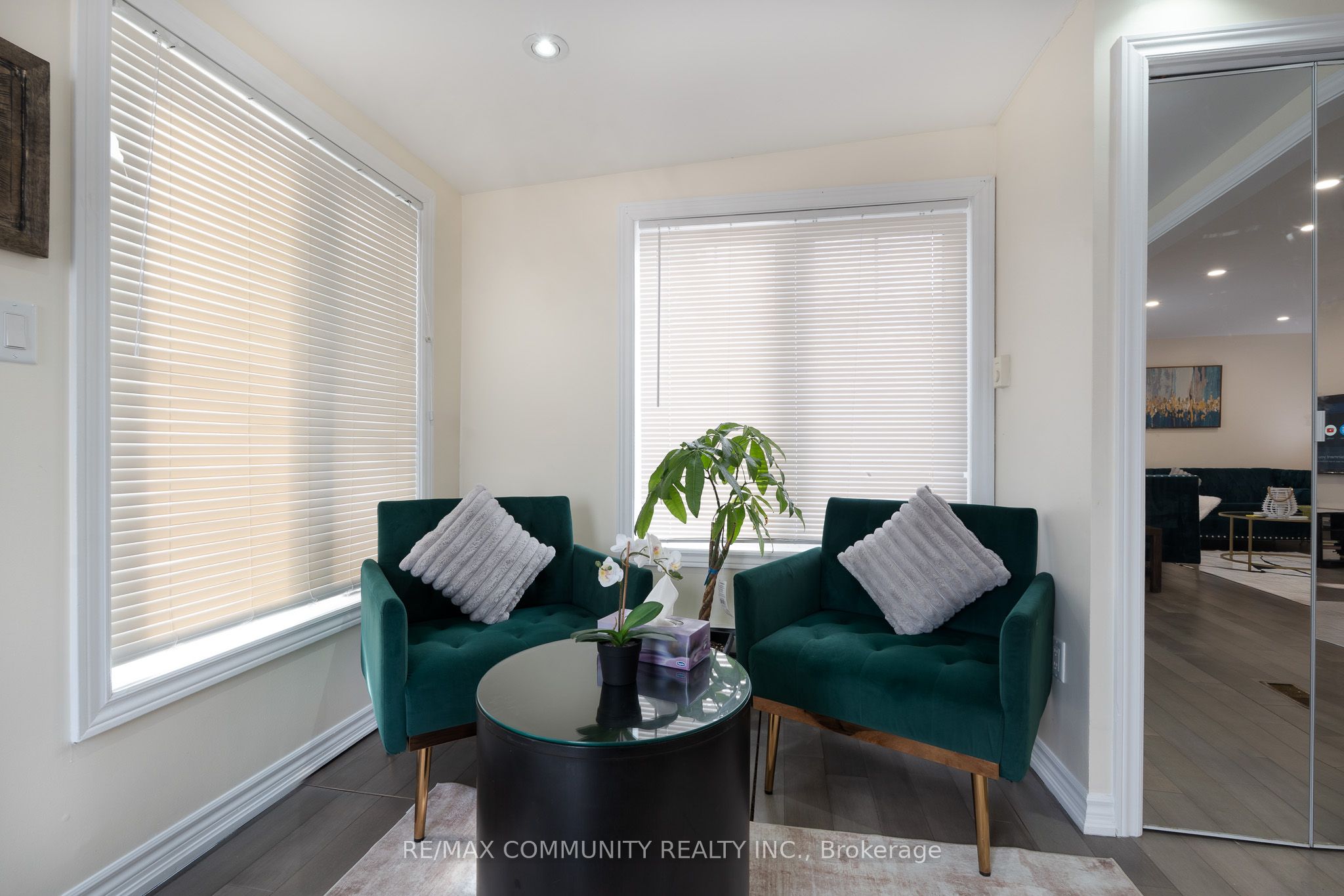 33 Windsor Avenue Property Photo 21