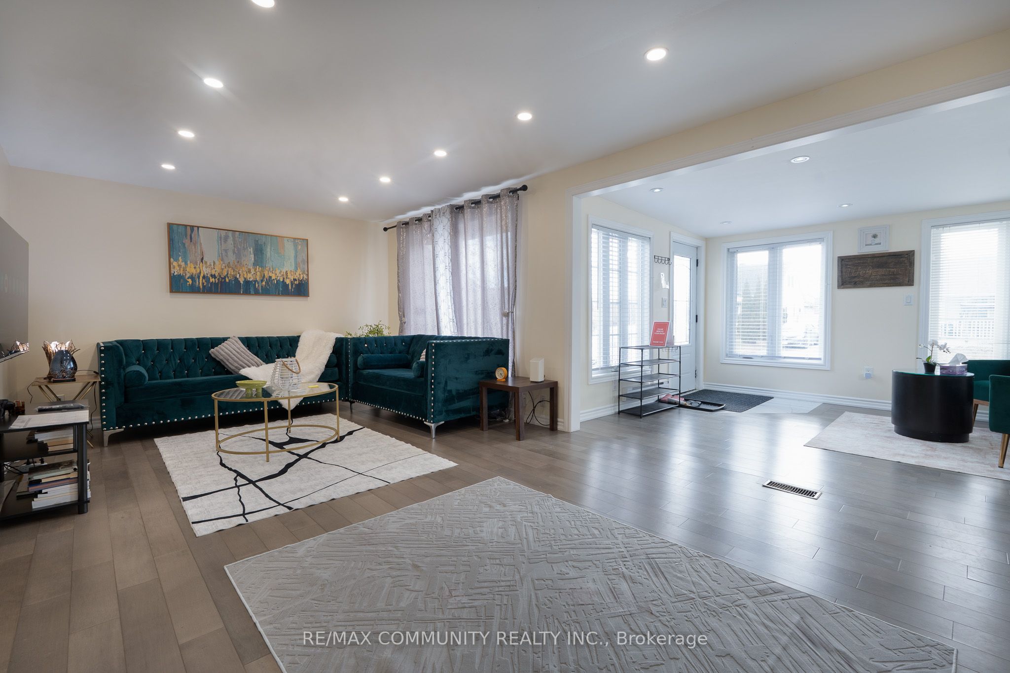 33 Windsor Avenue Property Photo 28
