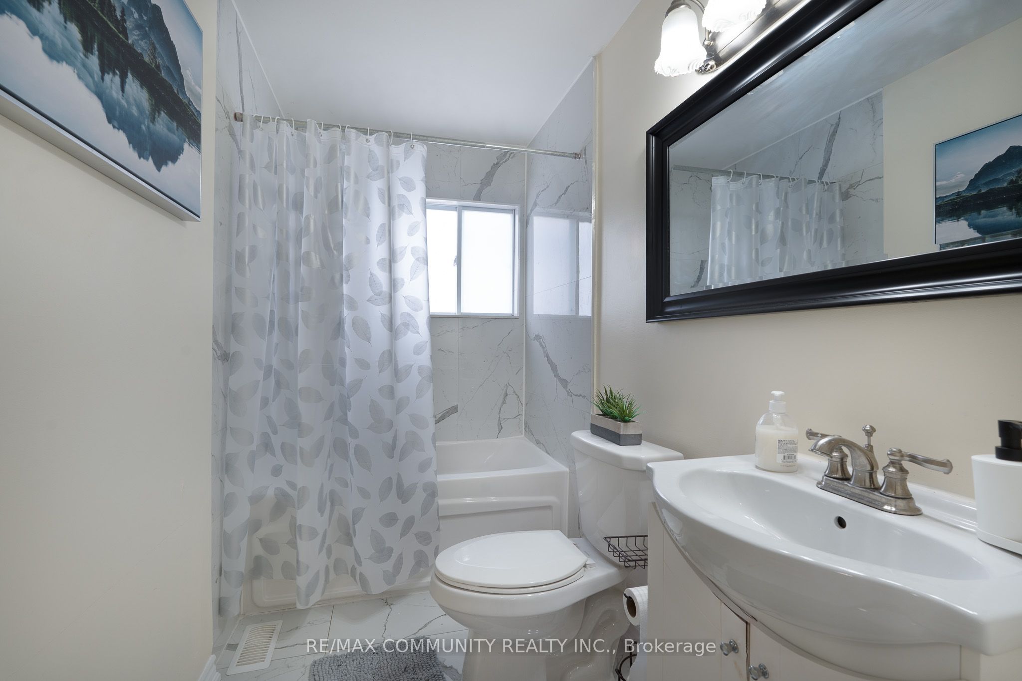 33 Windsor Avenue Property Photo 31