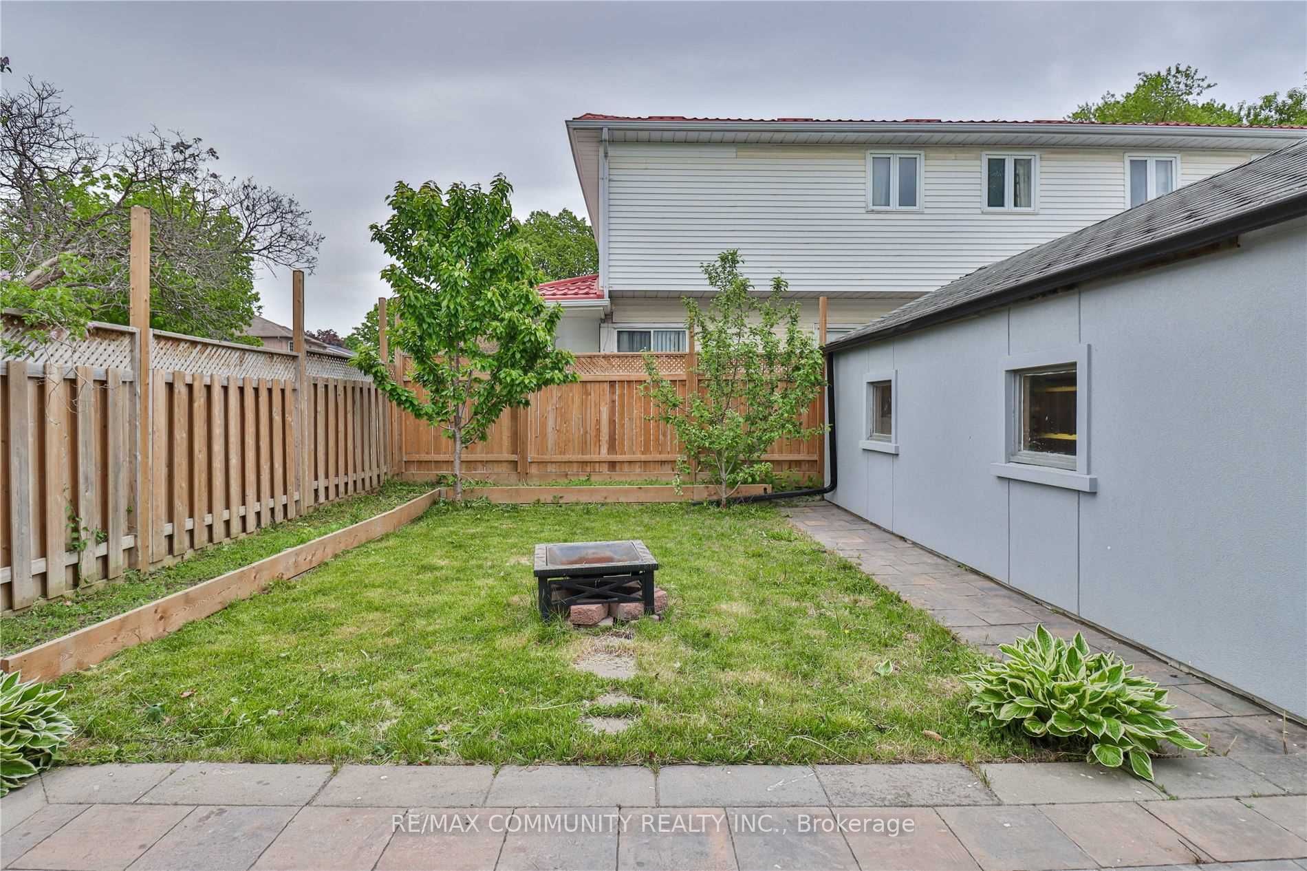 33 Windsor Avenue Property Photo 34