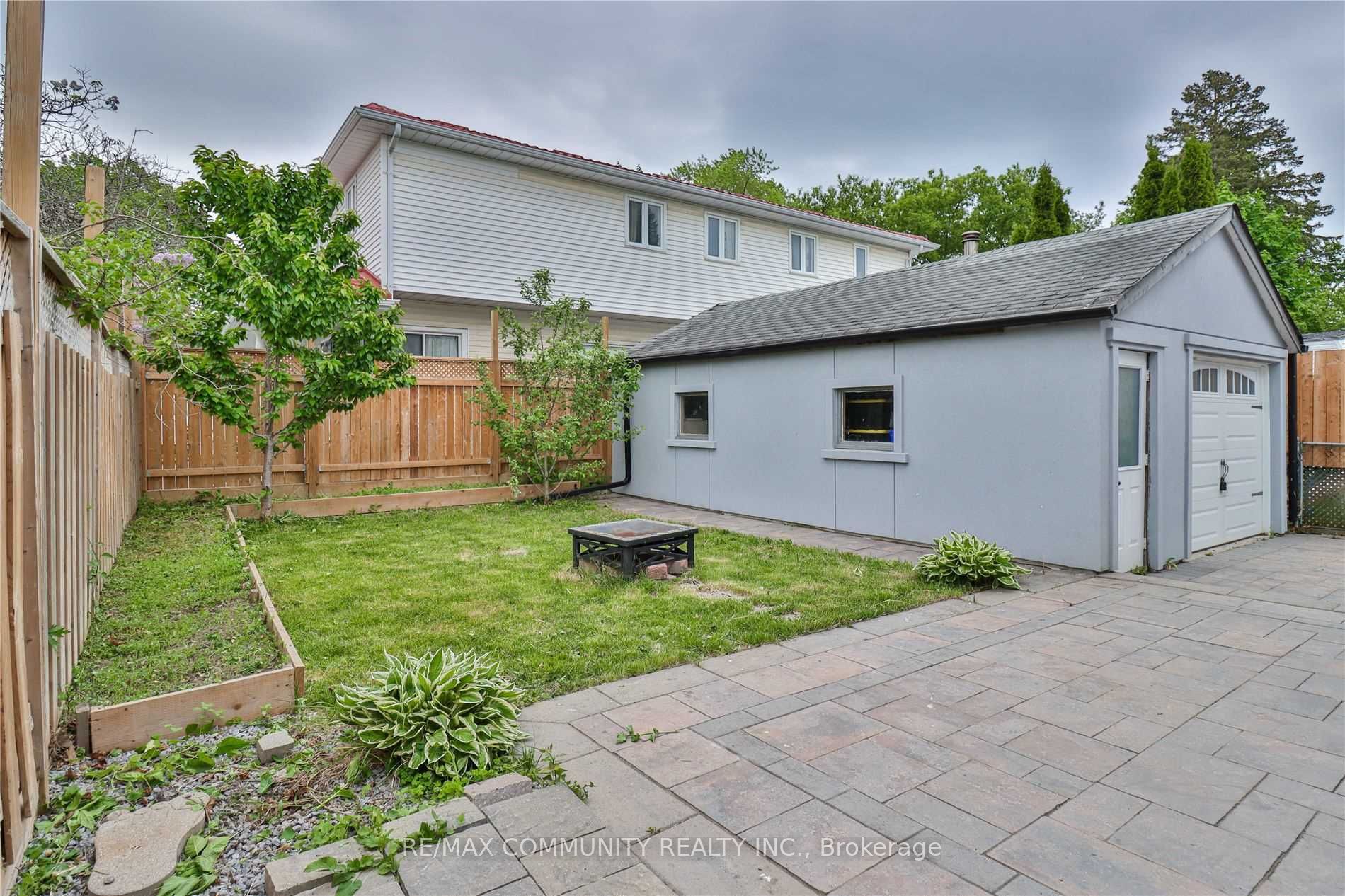 33 Windsor Avenue Property Photo 35