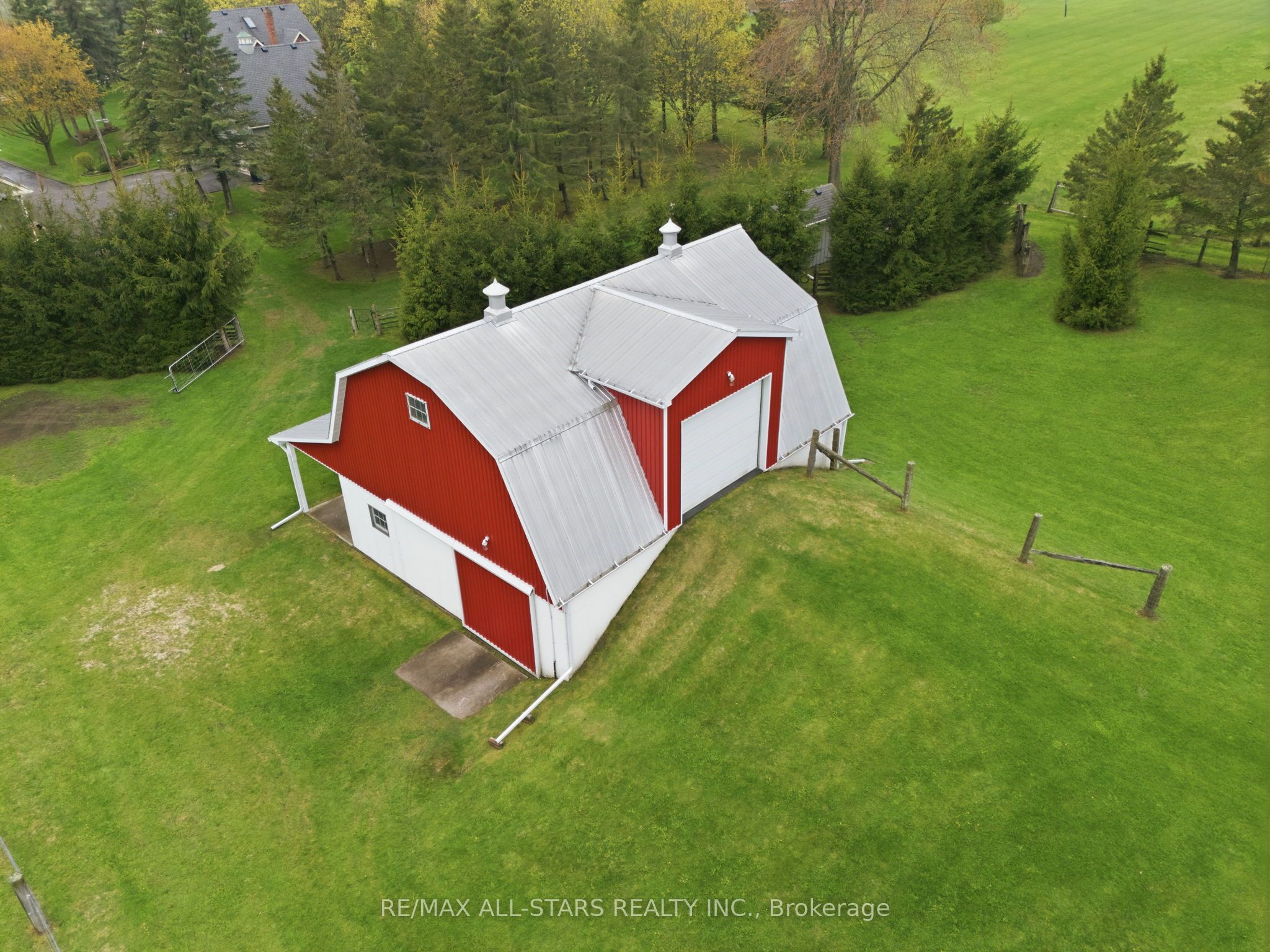 4271 Fallis Road Property Photo 3