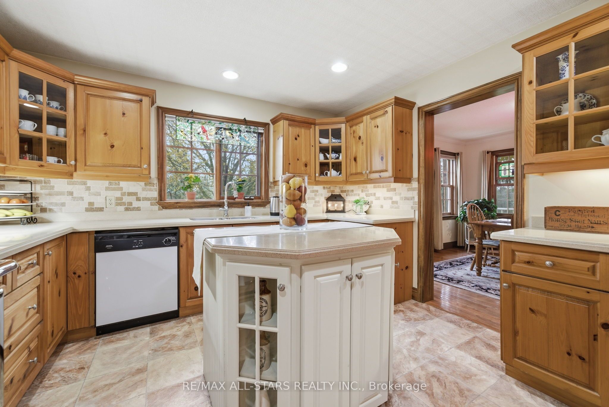 4271 Fallis Road Property Photo 14