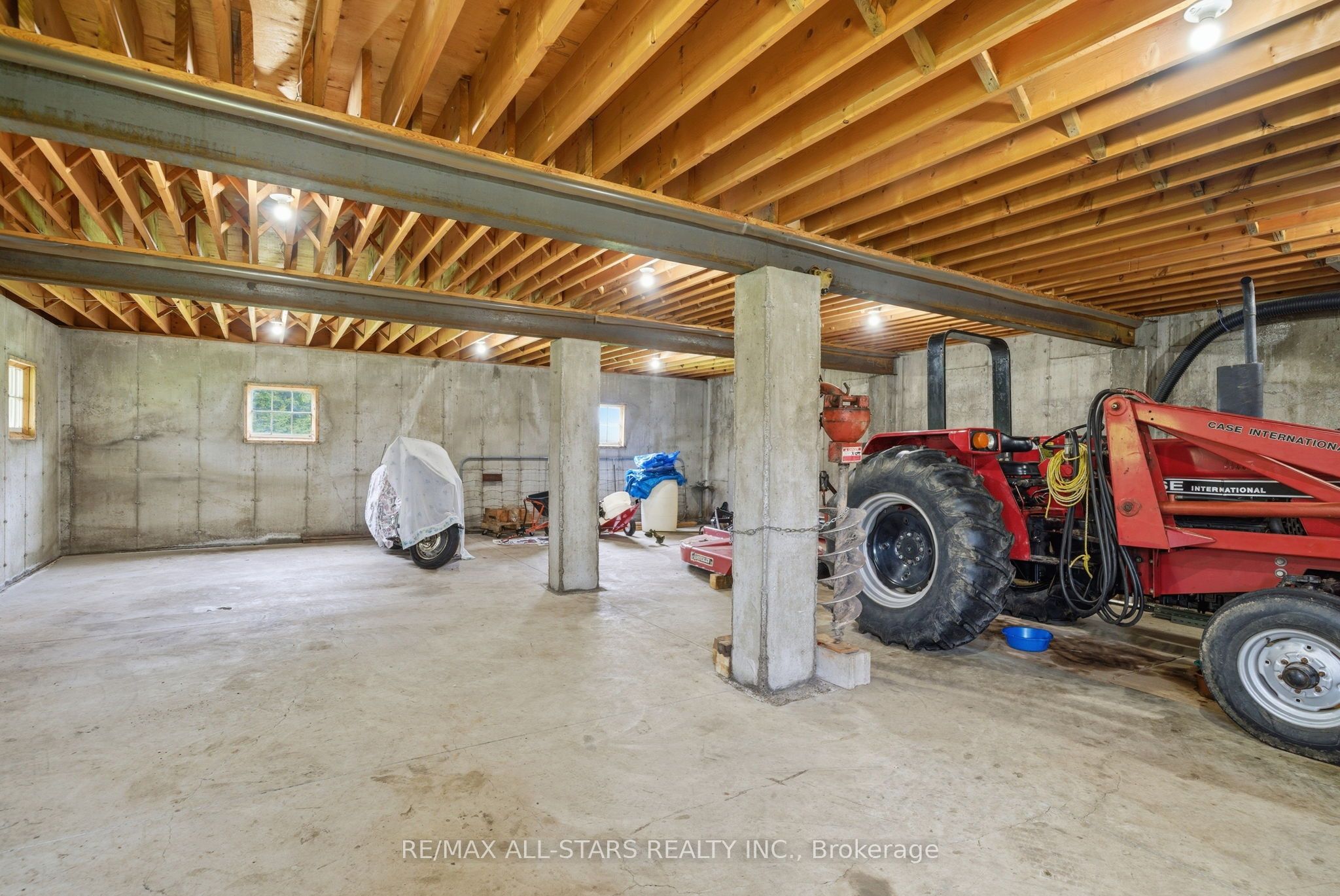 4271 Fallis Road Property Photo 31
