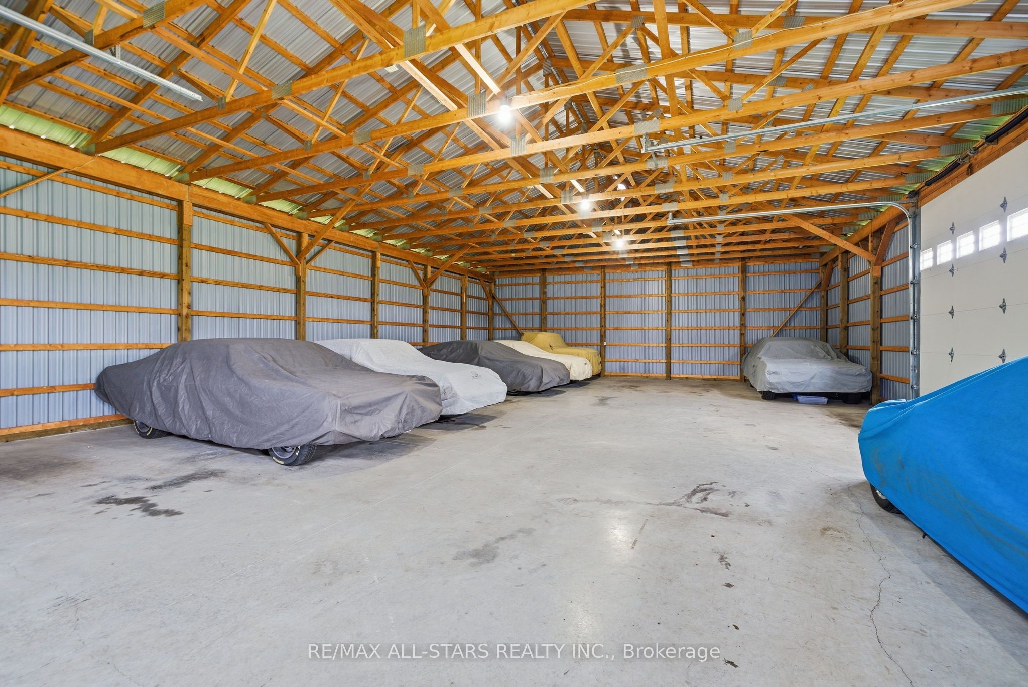 4271 Fallis Road Property Photo 34