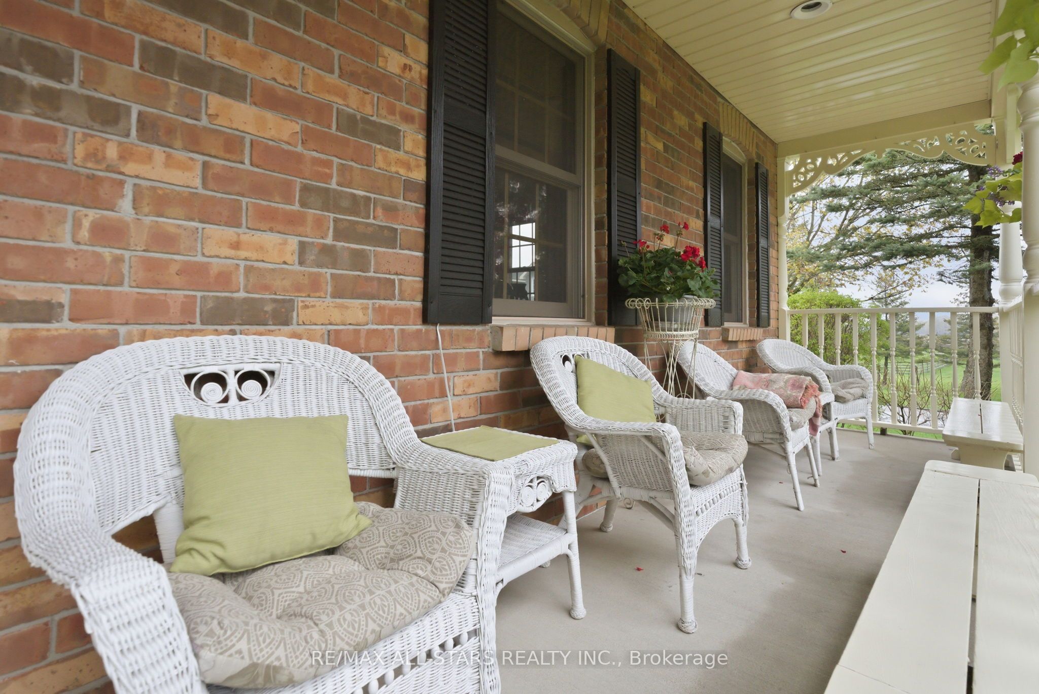 4271 Fallis Road Property Photo 36