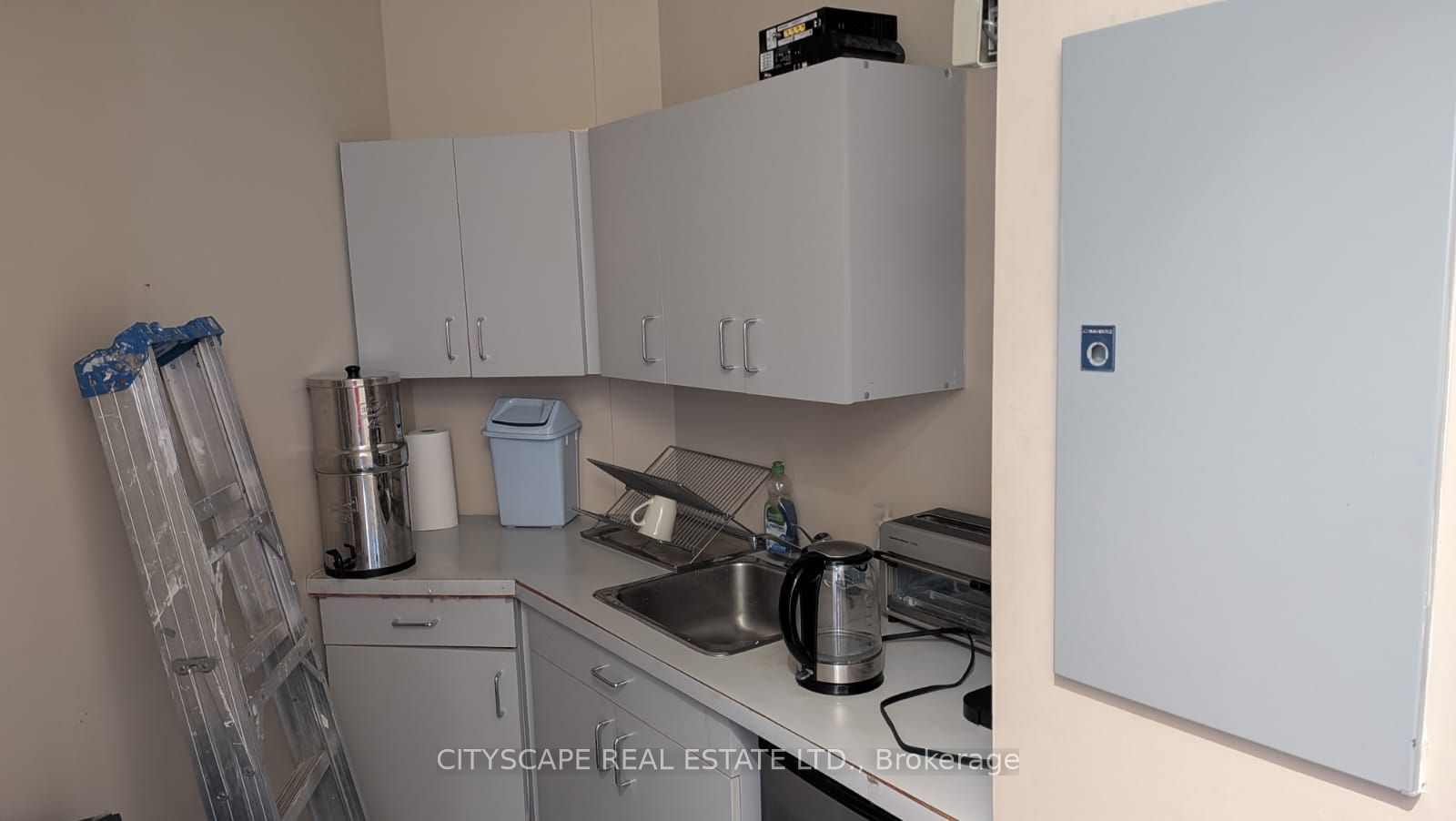 80 Corporate Drive 301 (part) Property Photo 4