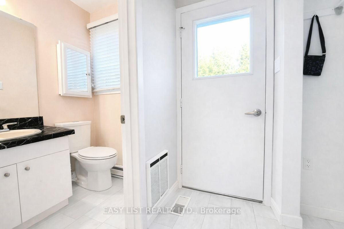 1035 Oshawa Boulevard N Property Photo 8