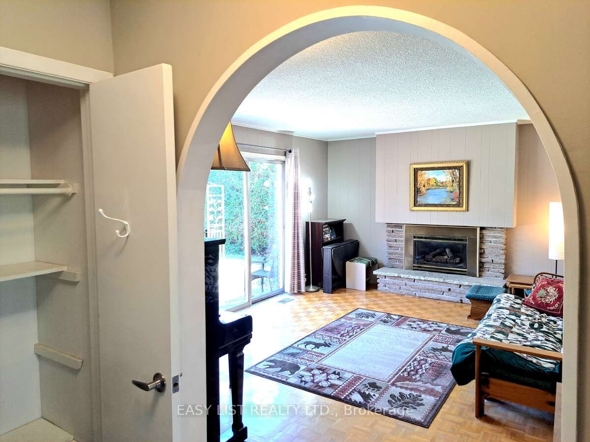 1035 Oshawa Boulevard N Property Photo 9