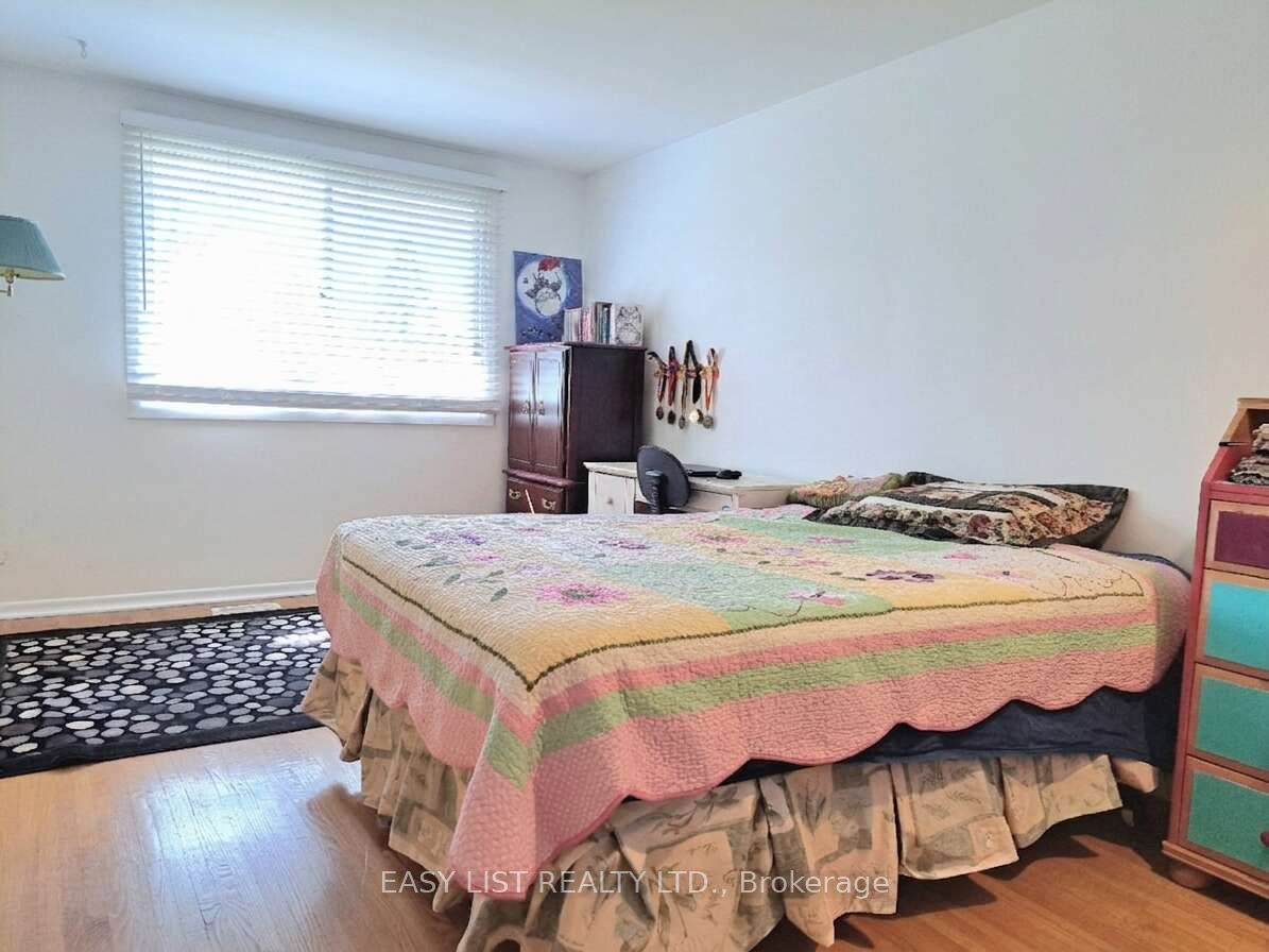 1035 Oshawa Boulevard N Property Photo 12