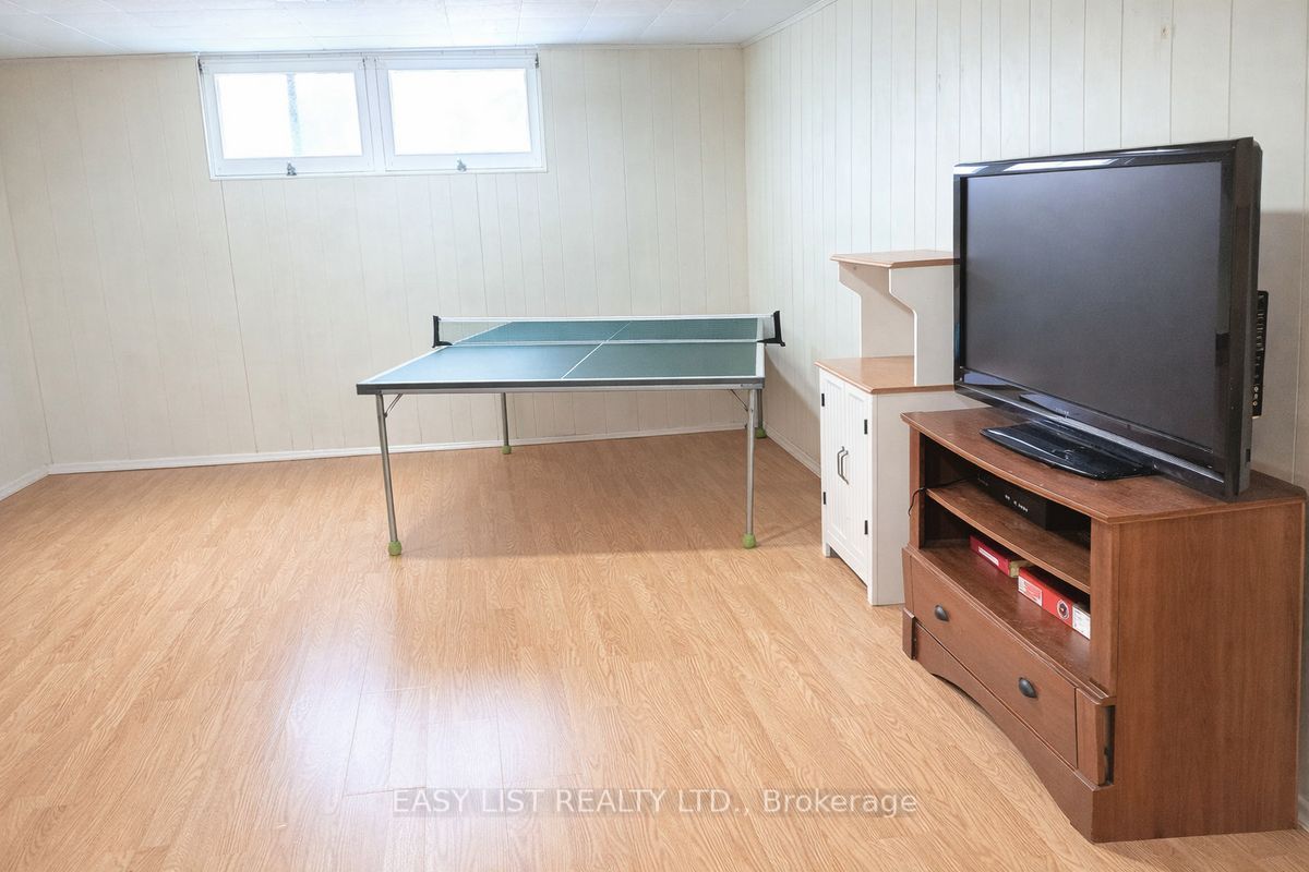 1035 Oshawa Boulevard N Property Photo 17