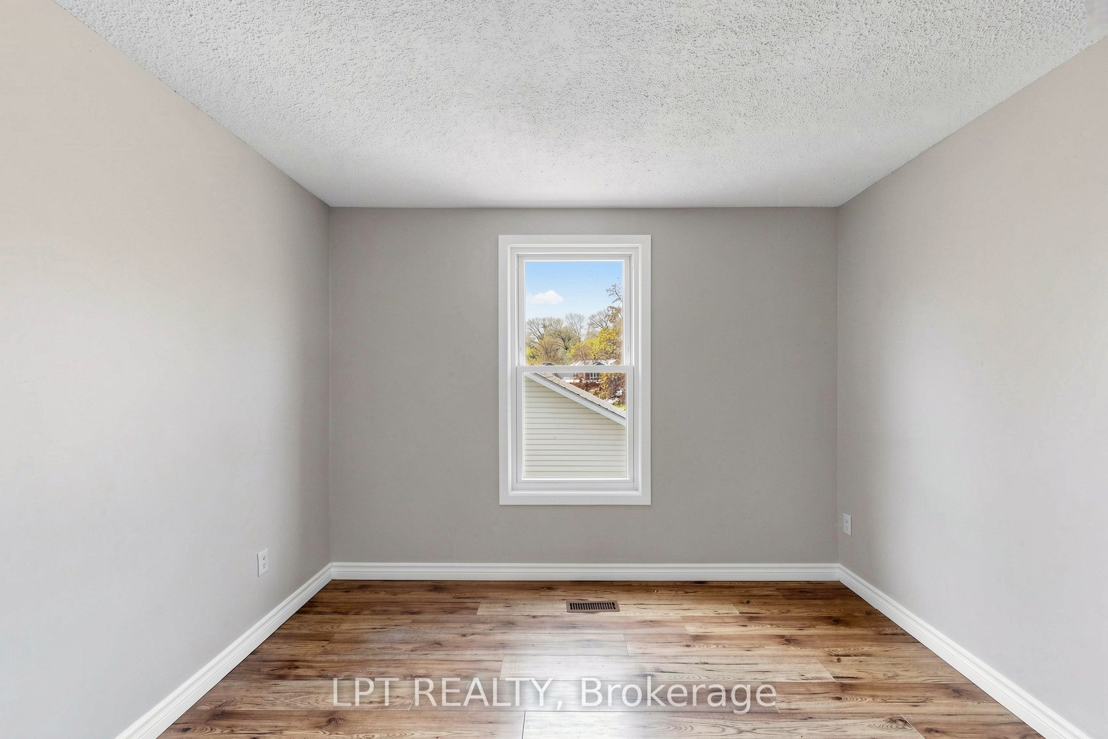 1055 Central Pk Boulevard N 32 Property Photo 33