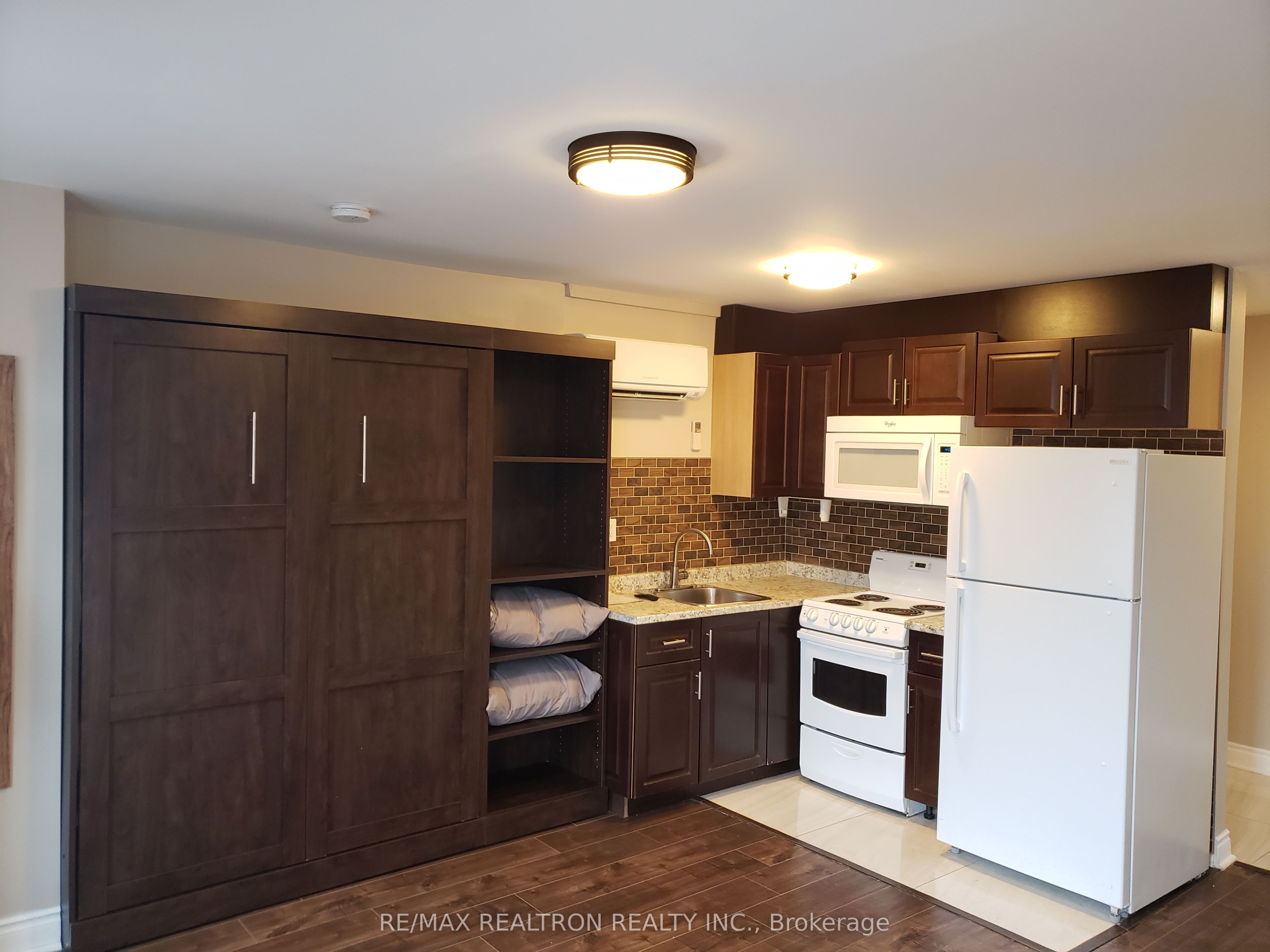 1299 Danforth Avenue Property Photo 12