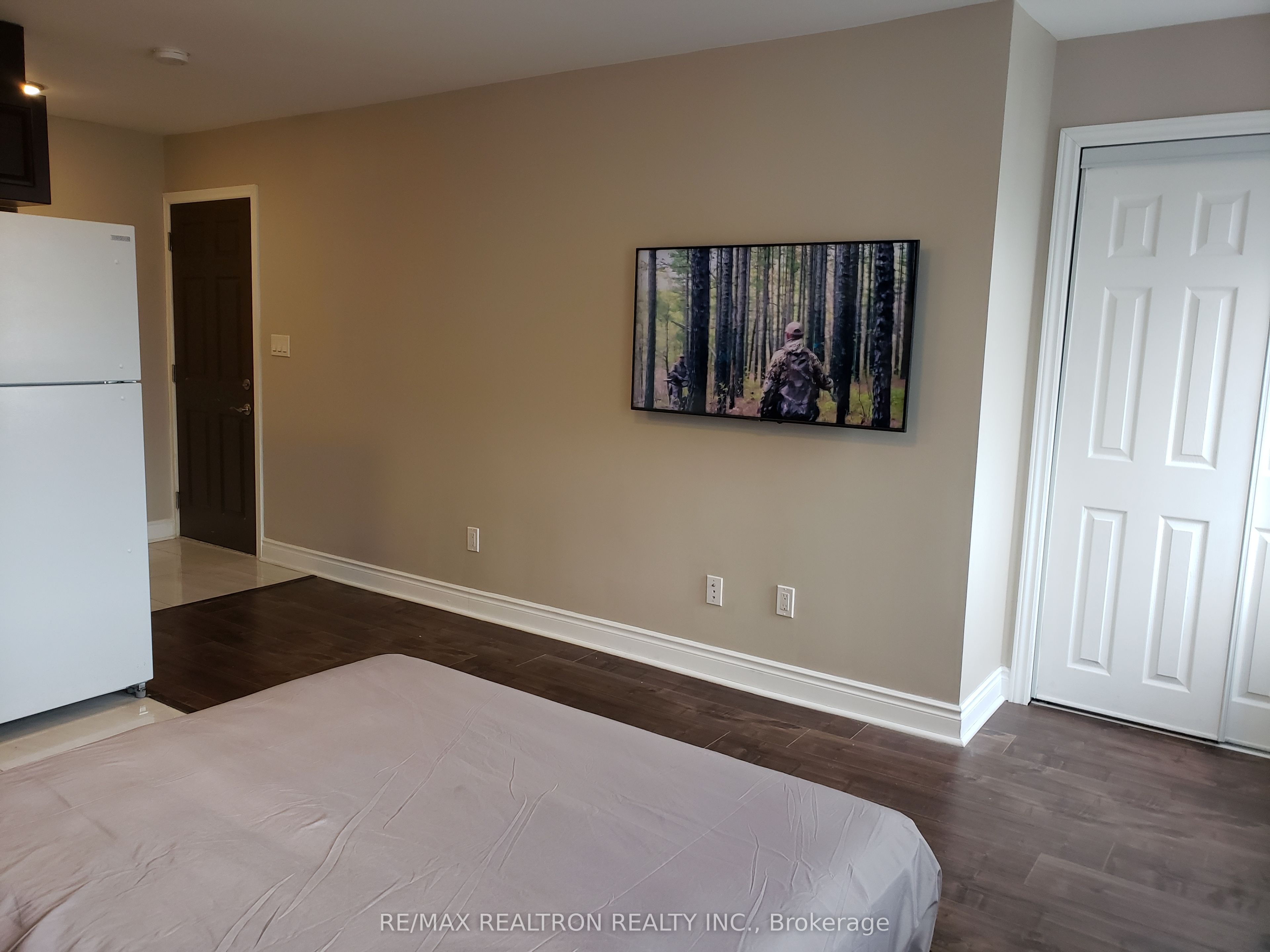 1299 Danforth Avenue Property Photo 13