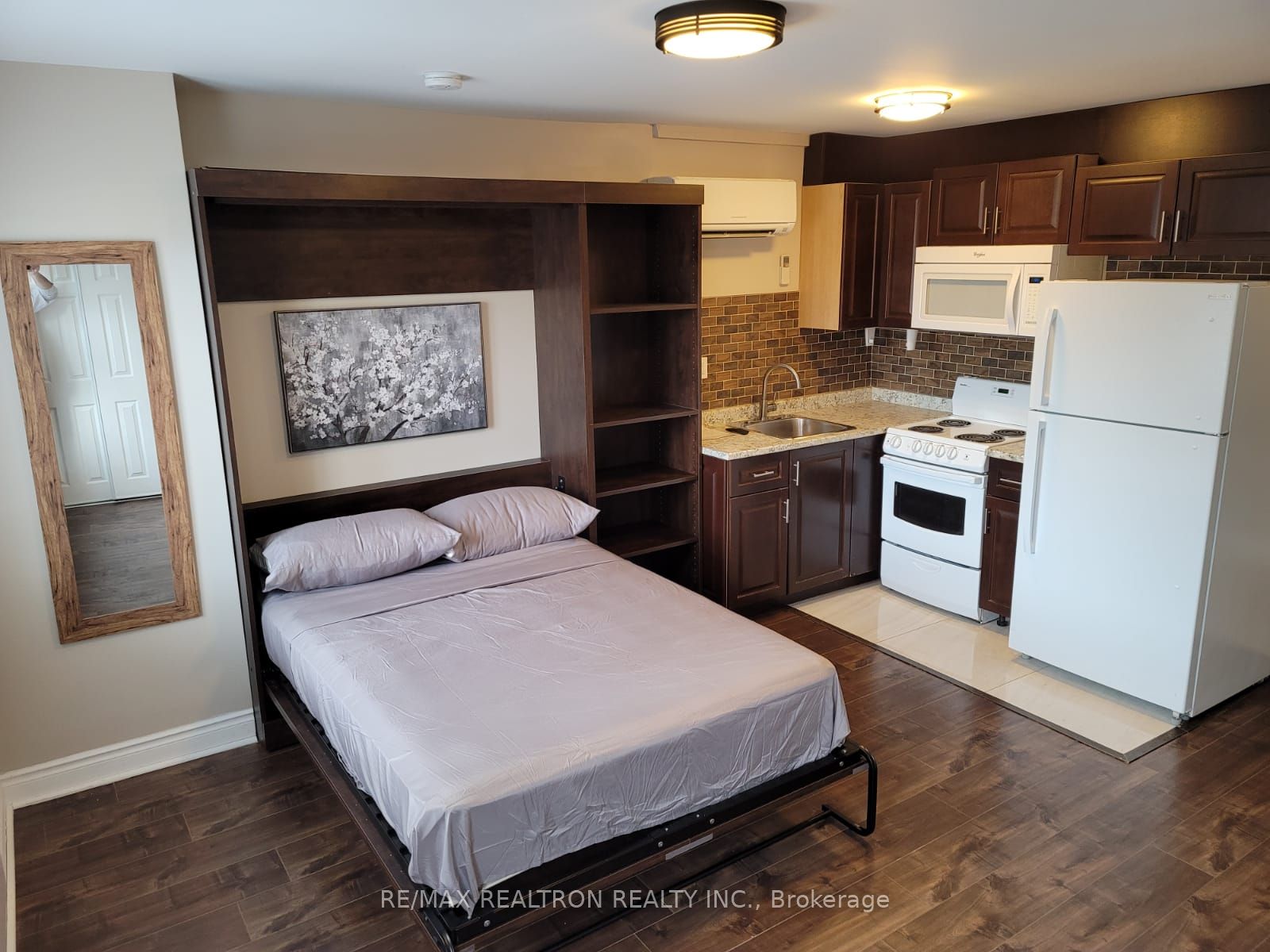 1299 Danforth Avenue Property Photo 16