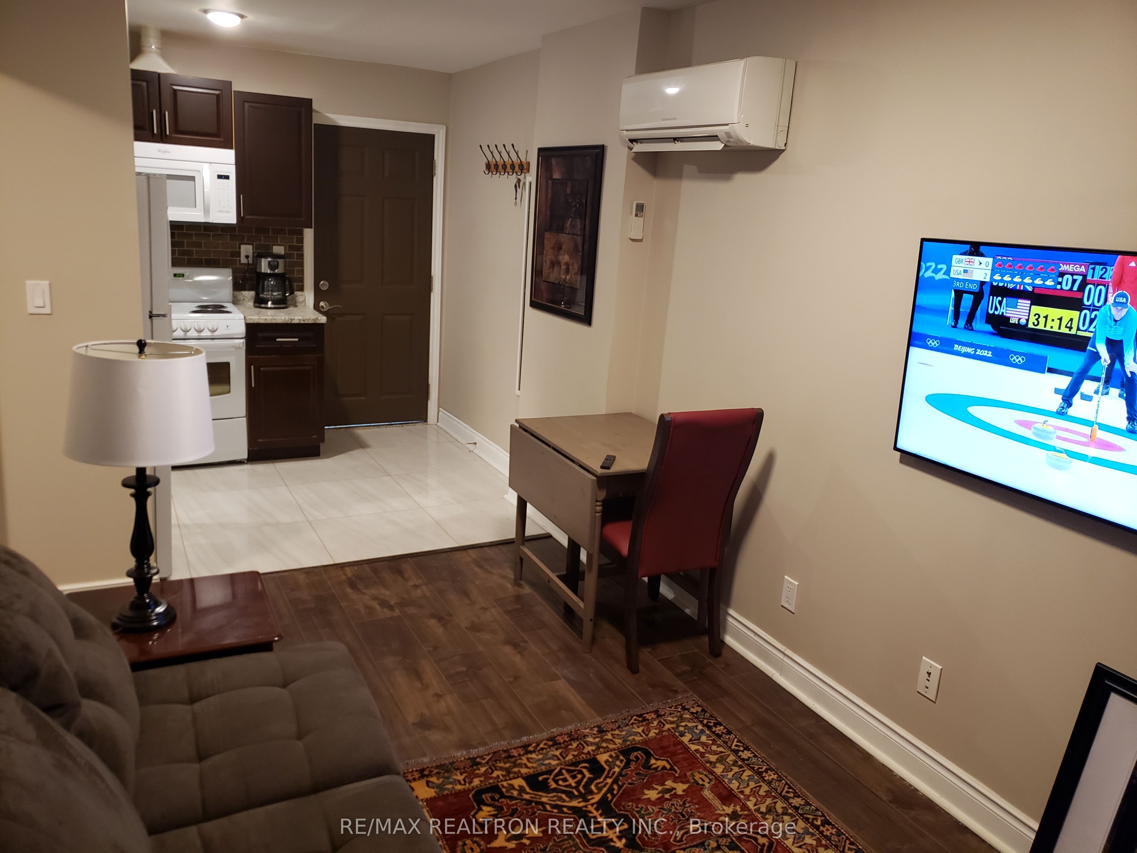 1299 Danforth Avenue Property Photo 25