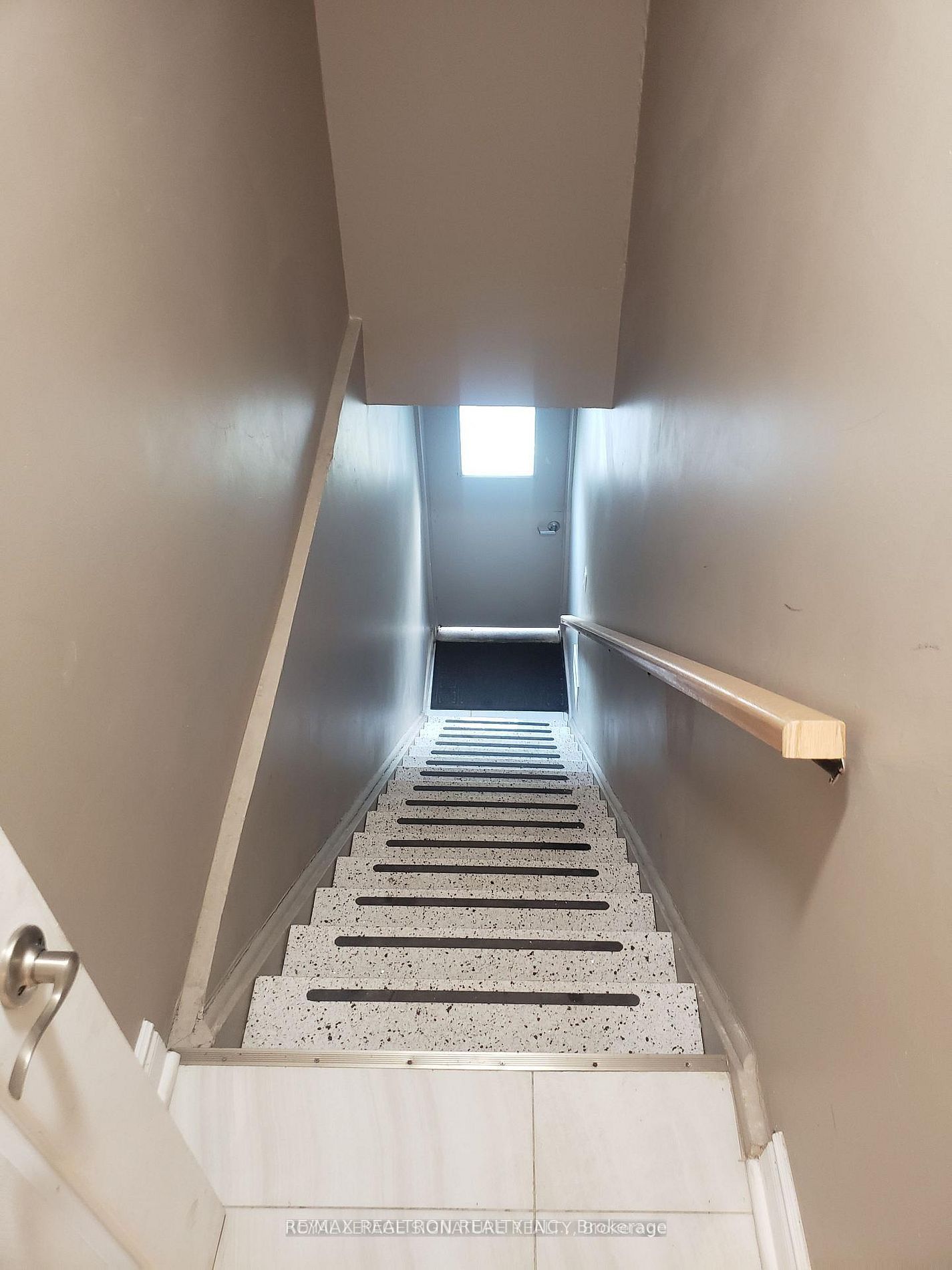 1299 Danforth Avenue Property Photo 34