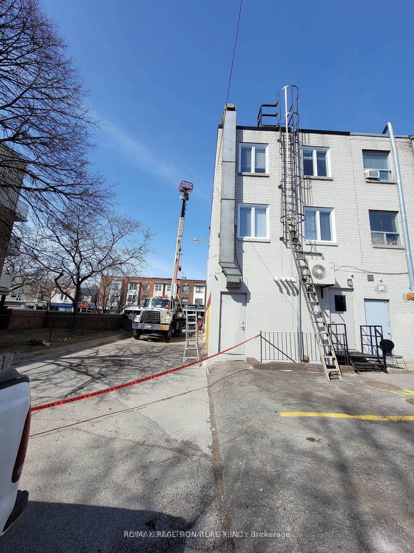 1299 Danforth Avenue Property Photo 38