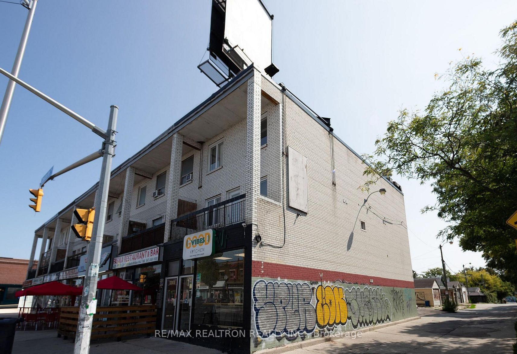 1299 Danforth Avenue Property Photo 39