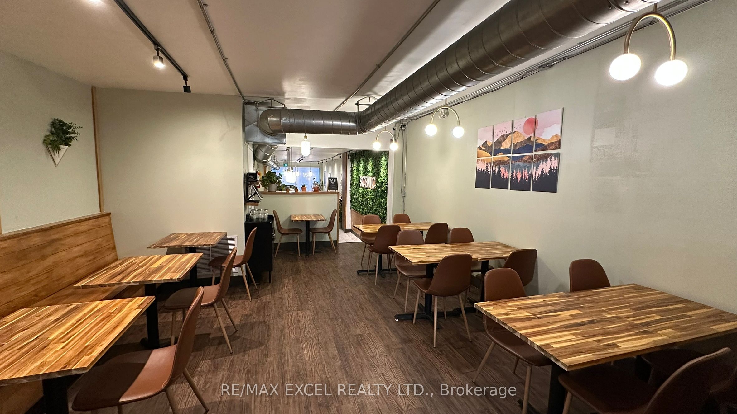 1060 Gerrard Street E Property Photo 10