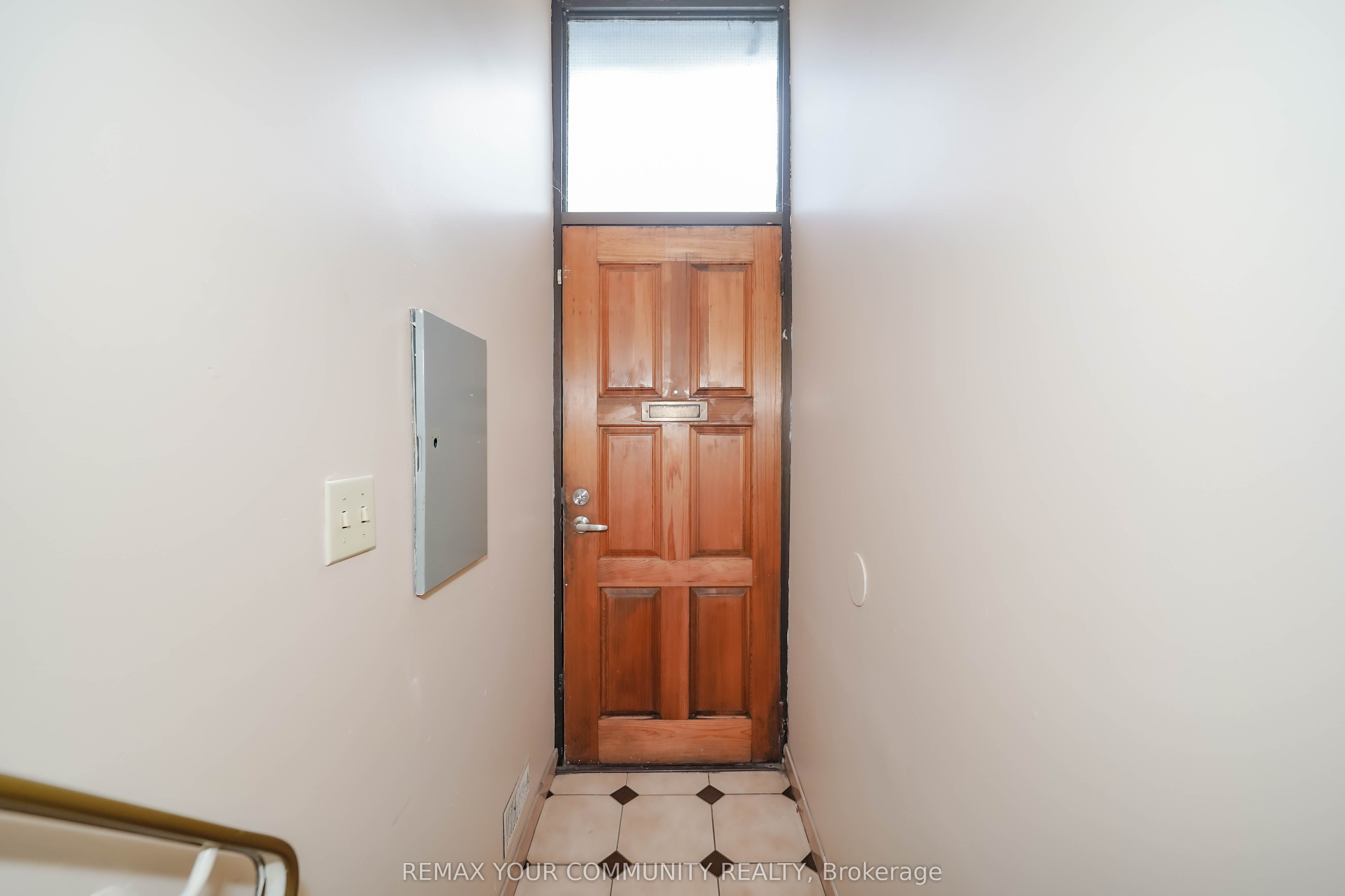 1378 Danforth Avenue S 2 Property Photo 10