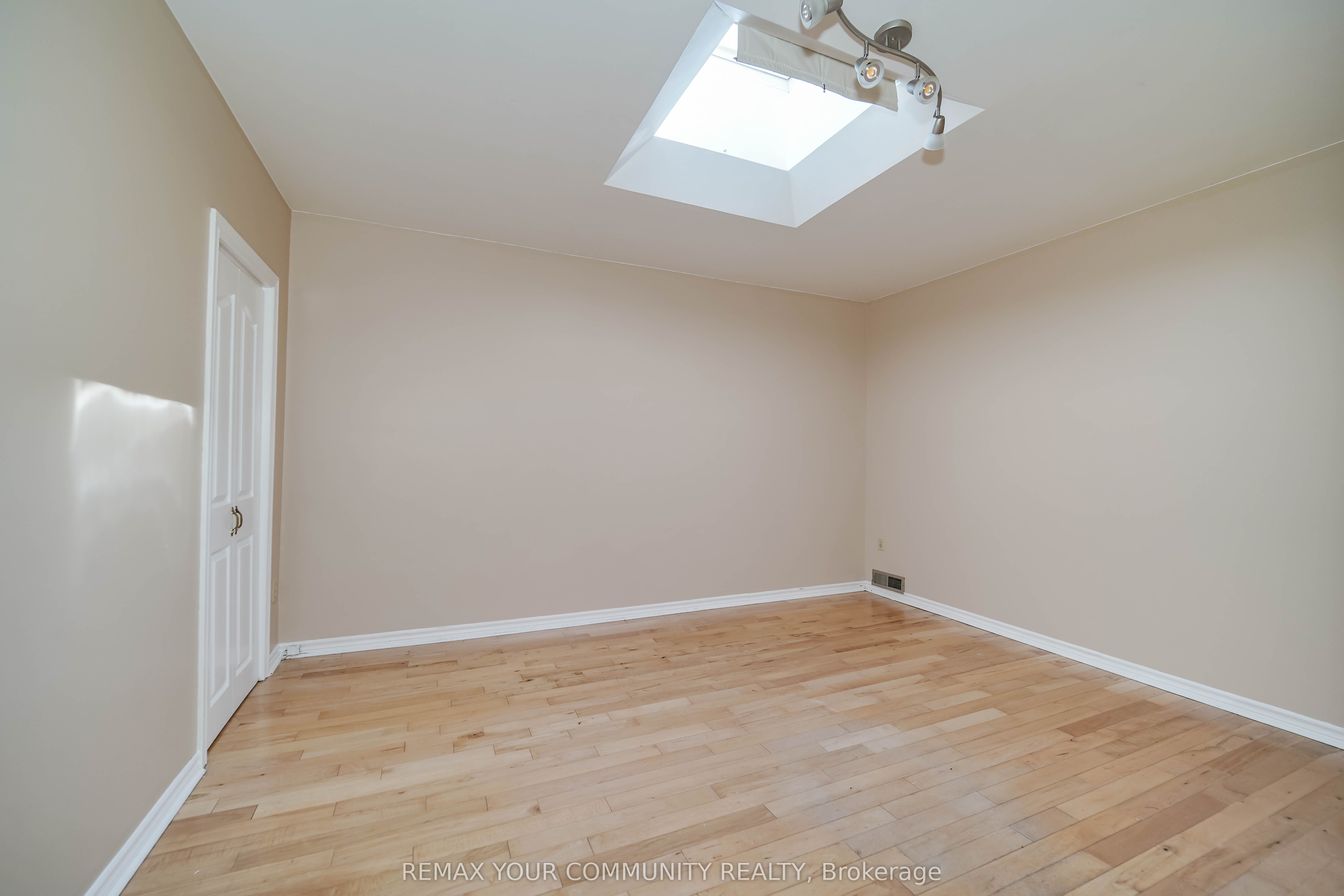 1378 Danforth Avenue S 2 Property Photo 14