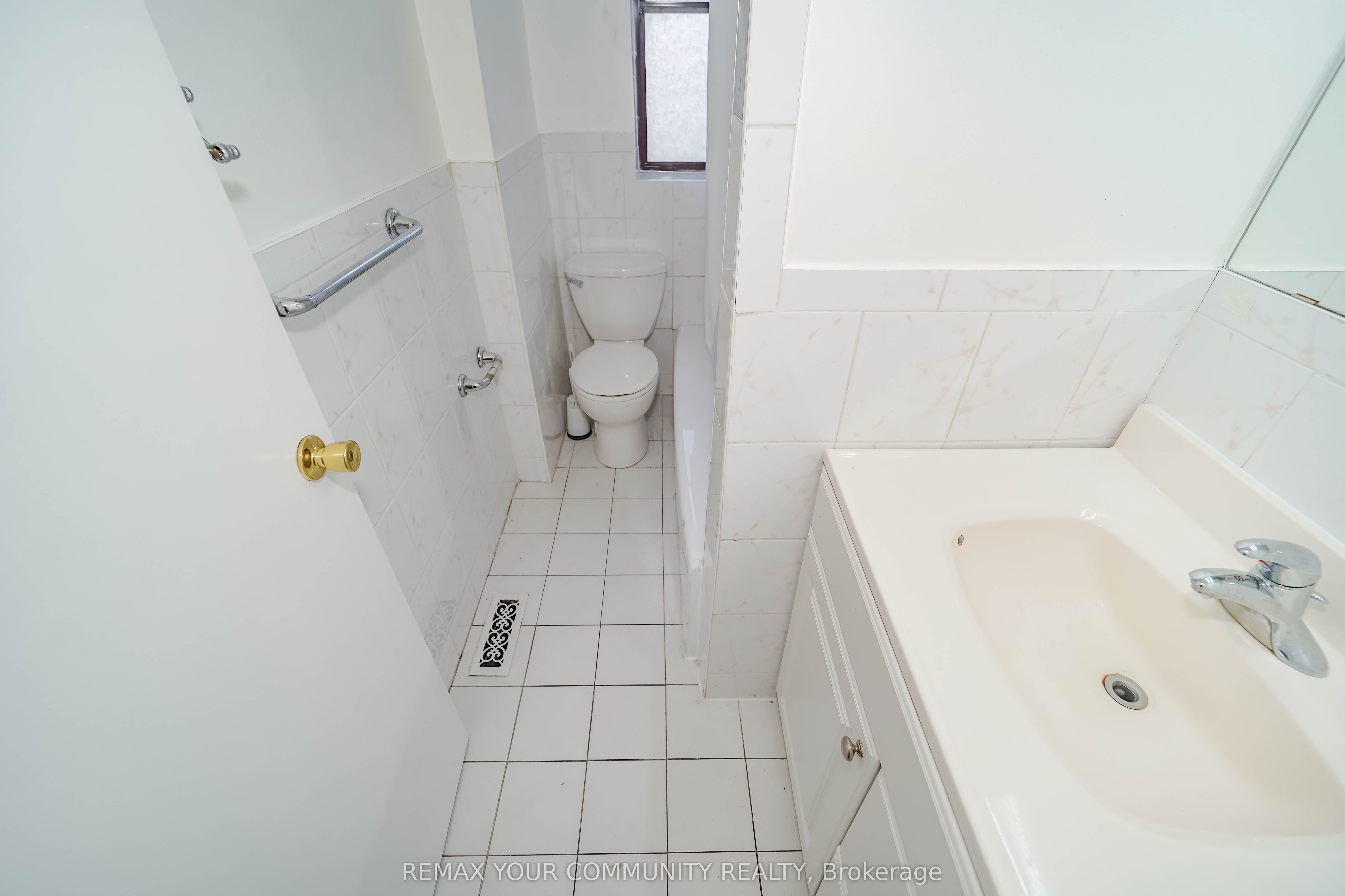 1378 Danforth Avenue S 2 Property Photo 22