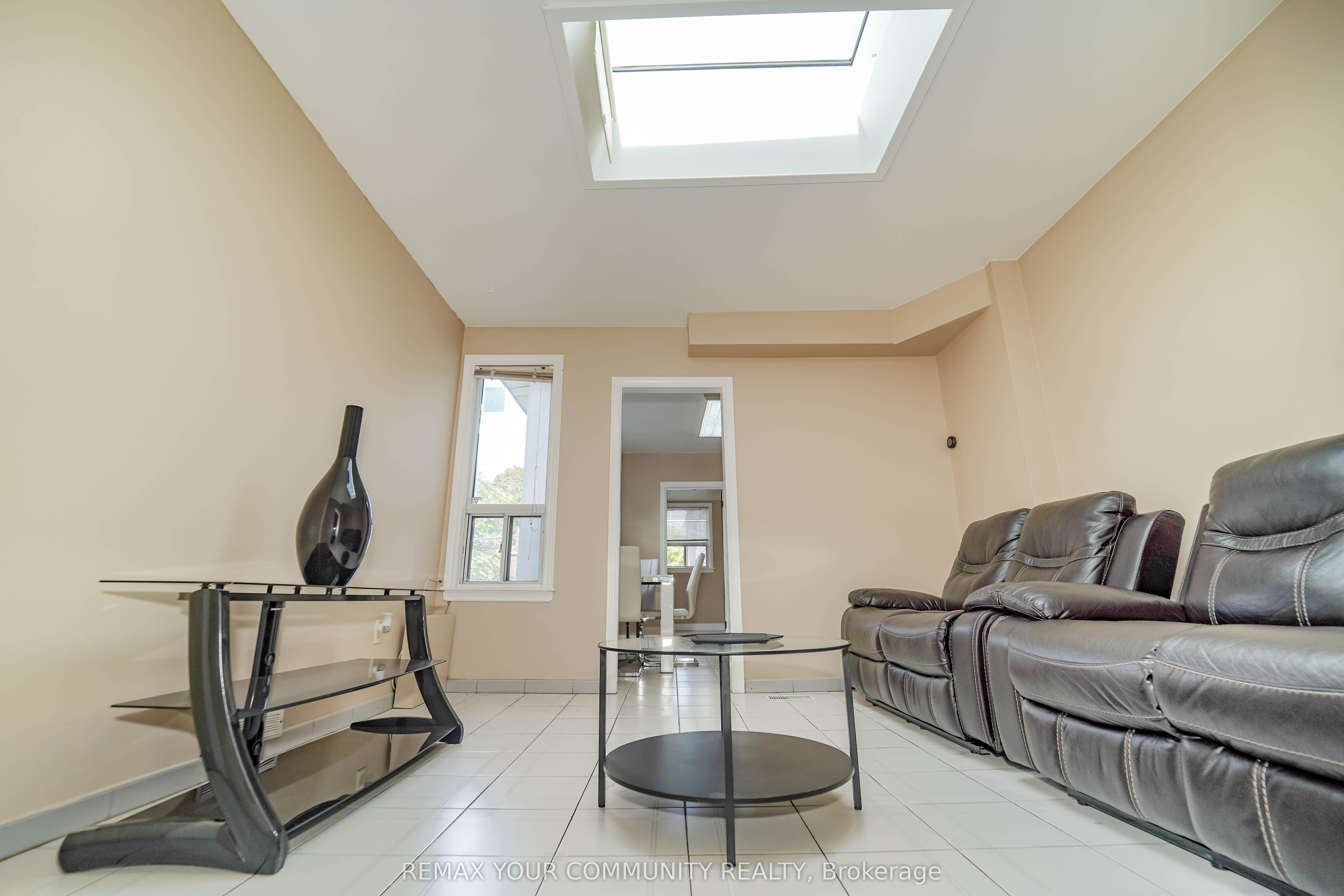 1378 Danforth Avenue S 2 Property Photo 26