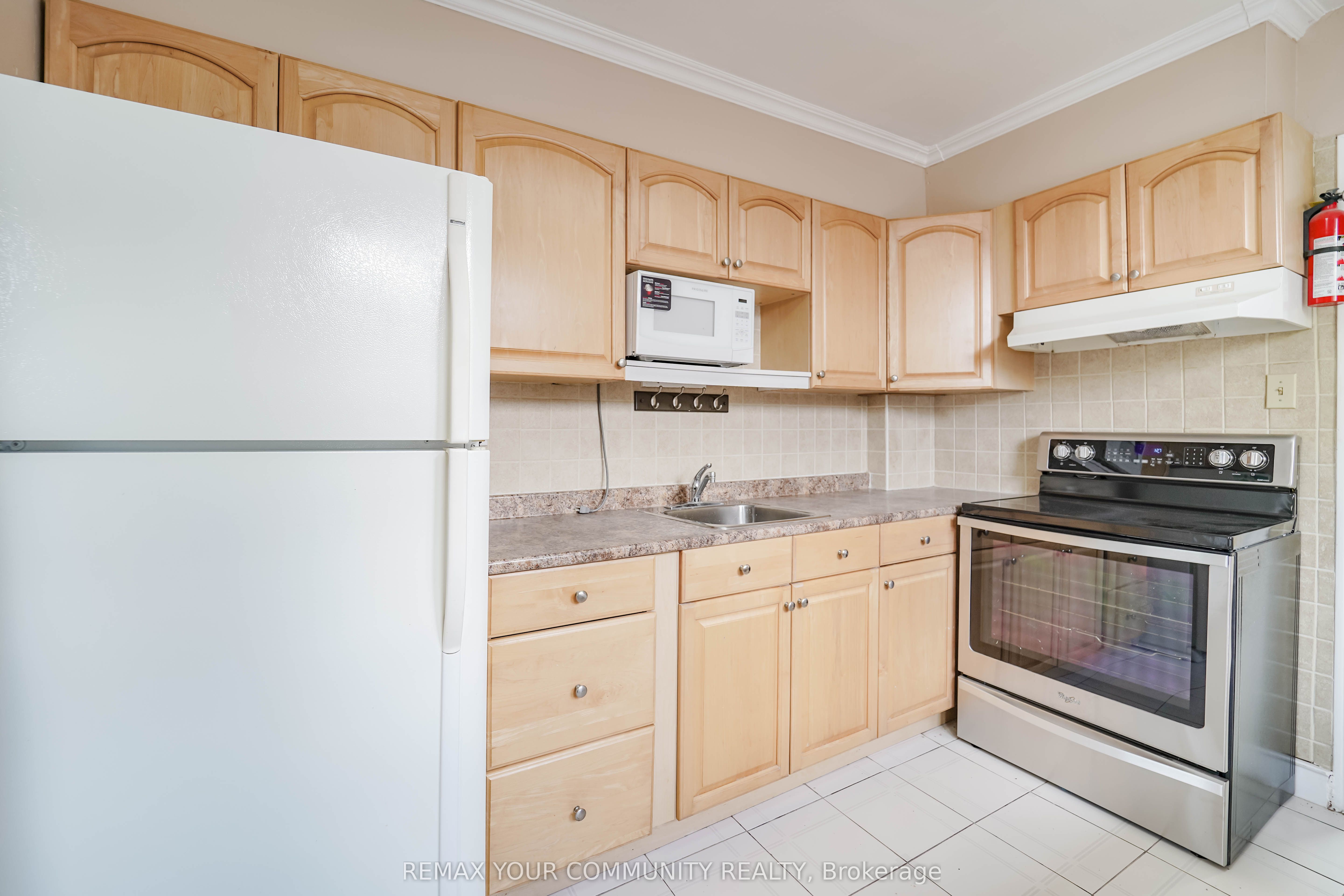 1378 Danforth Avenue S 2 Property Photo 28