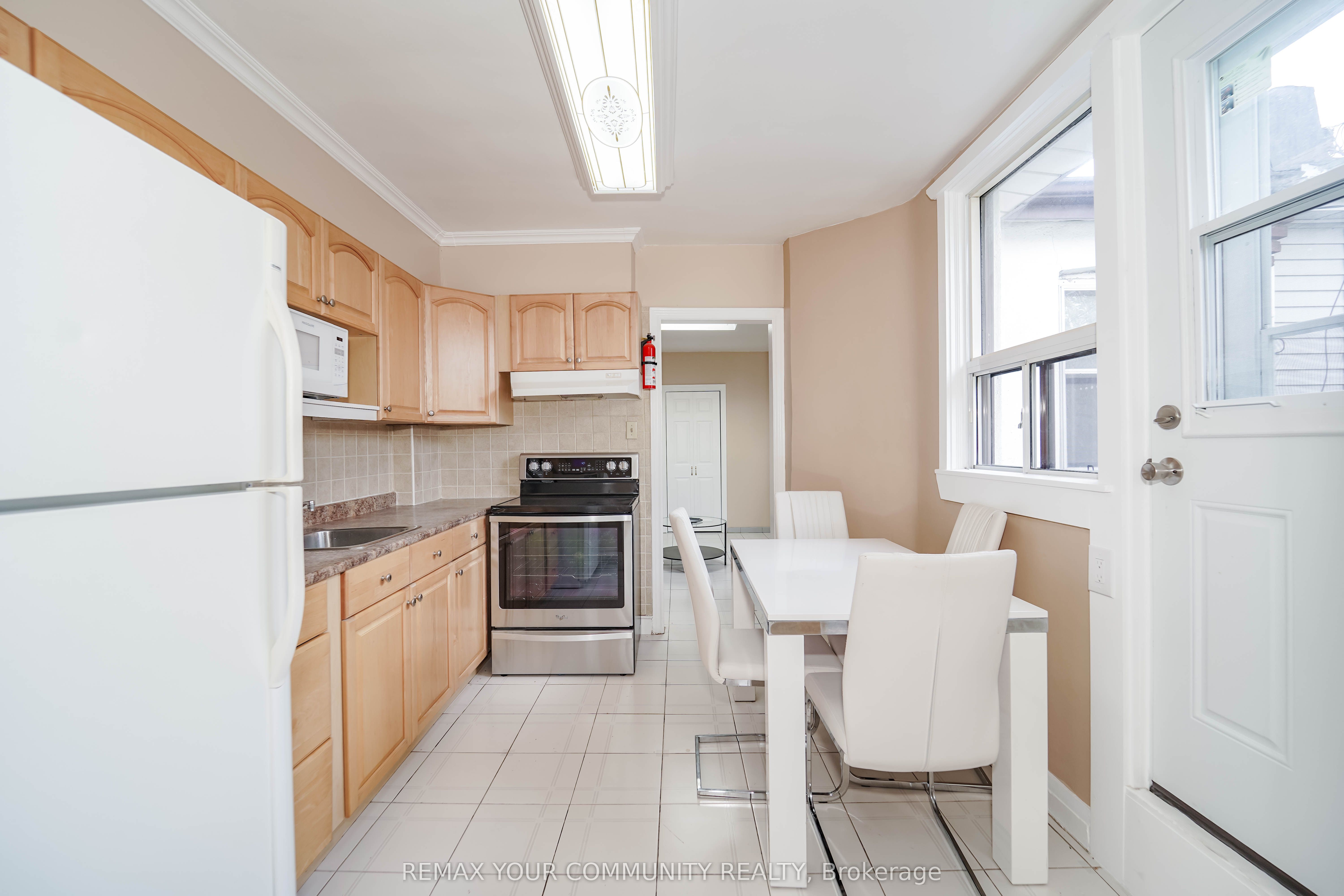 1378 Danforth Avenue S 2 Property Photo 29