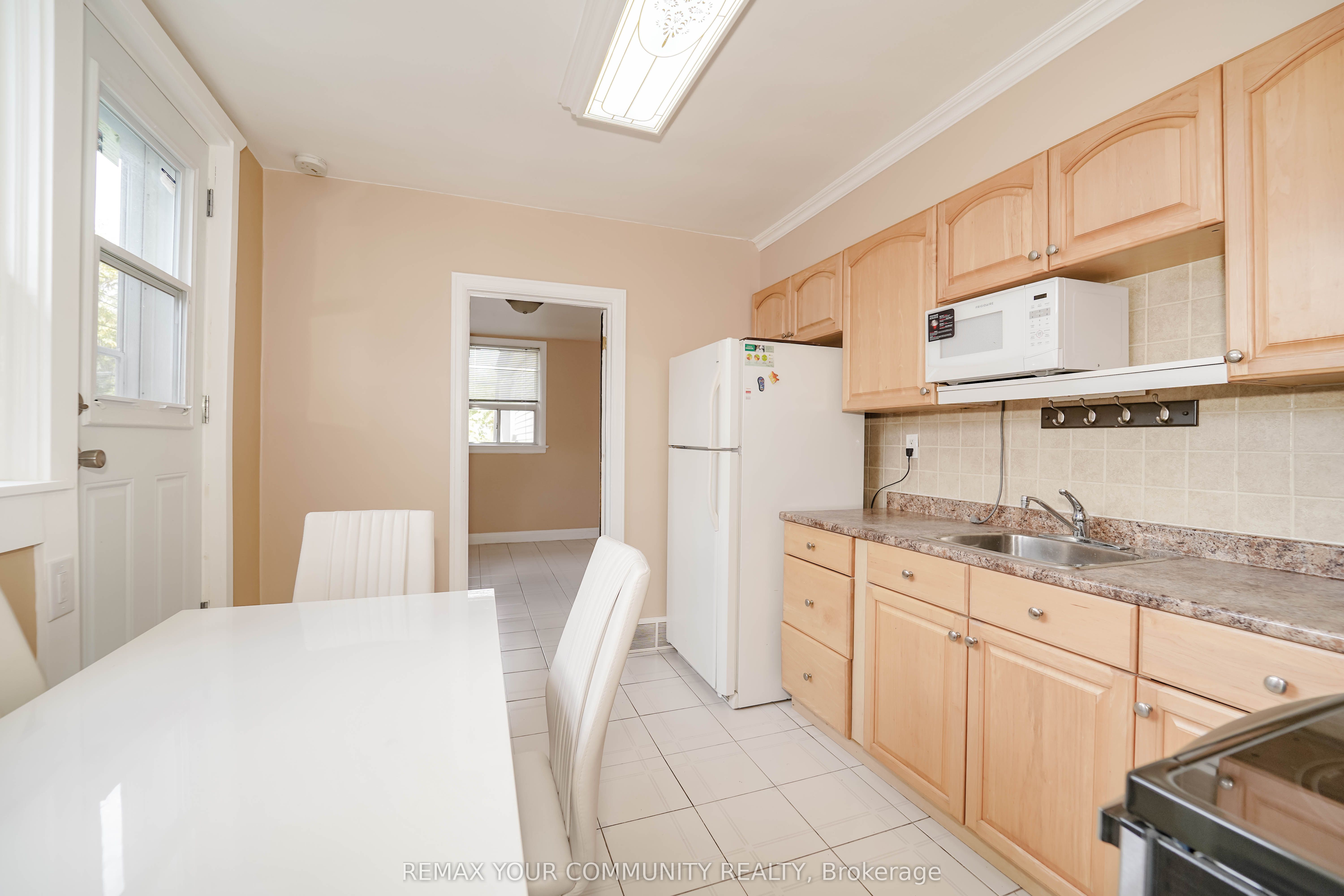 1378 Danforth Avenue S 2 Property Photo 32