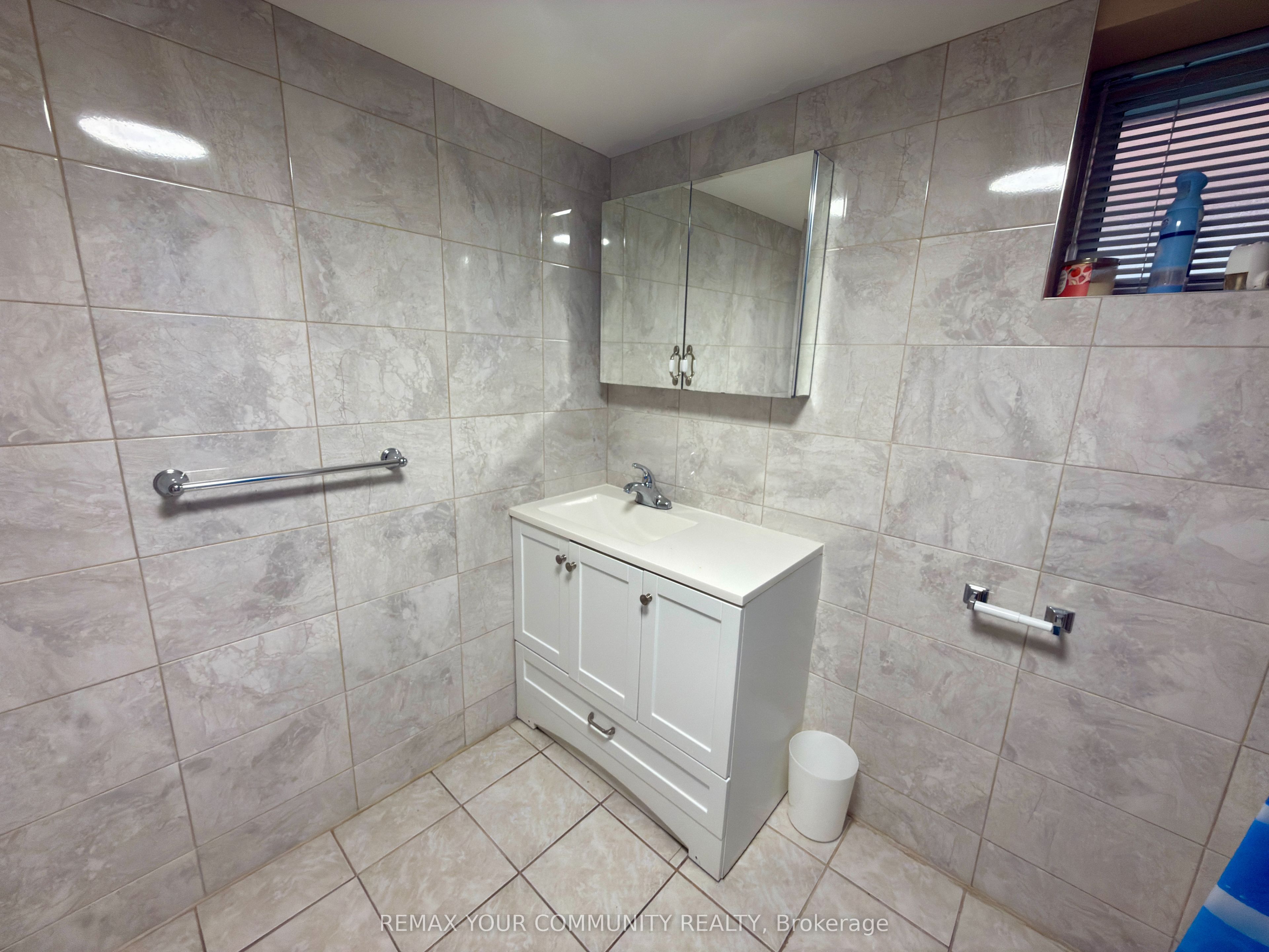 86 Lesmount Avenue Lower Room 2 Property Photo 7