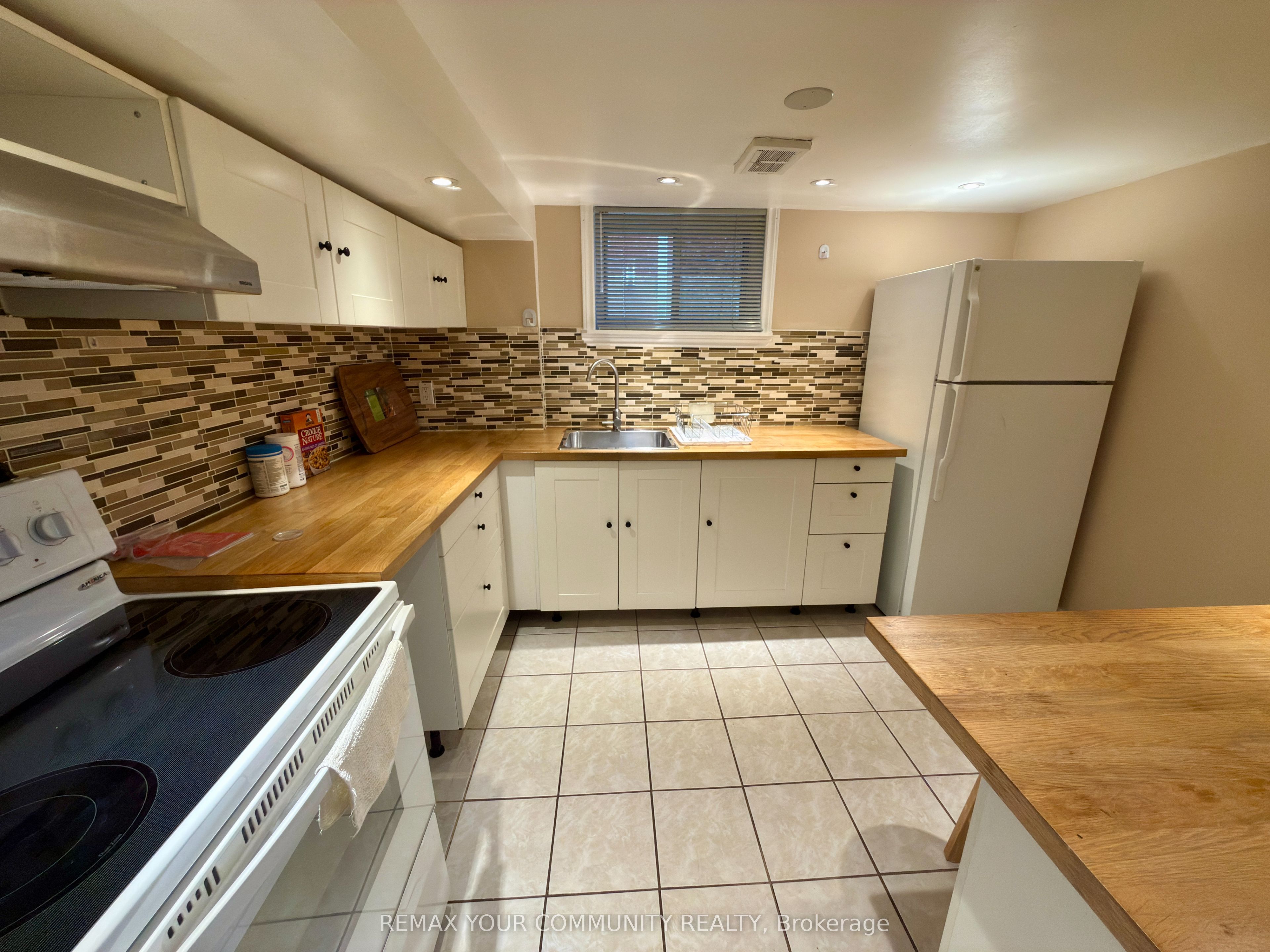 86 Lesmount Avenue Lower Room 2 Property Photo 10