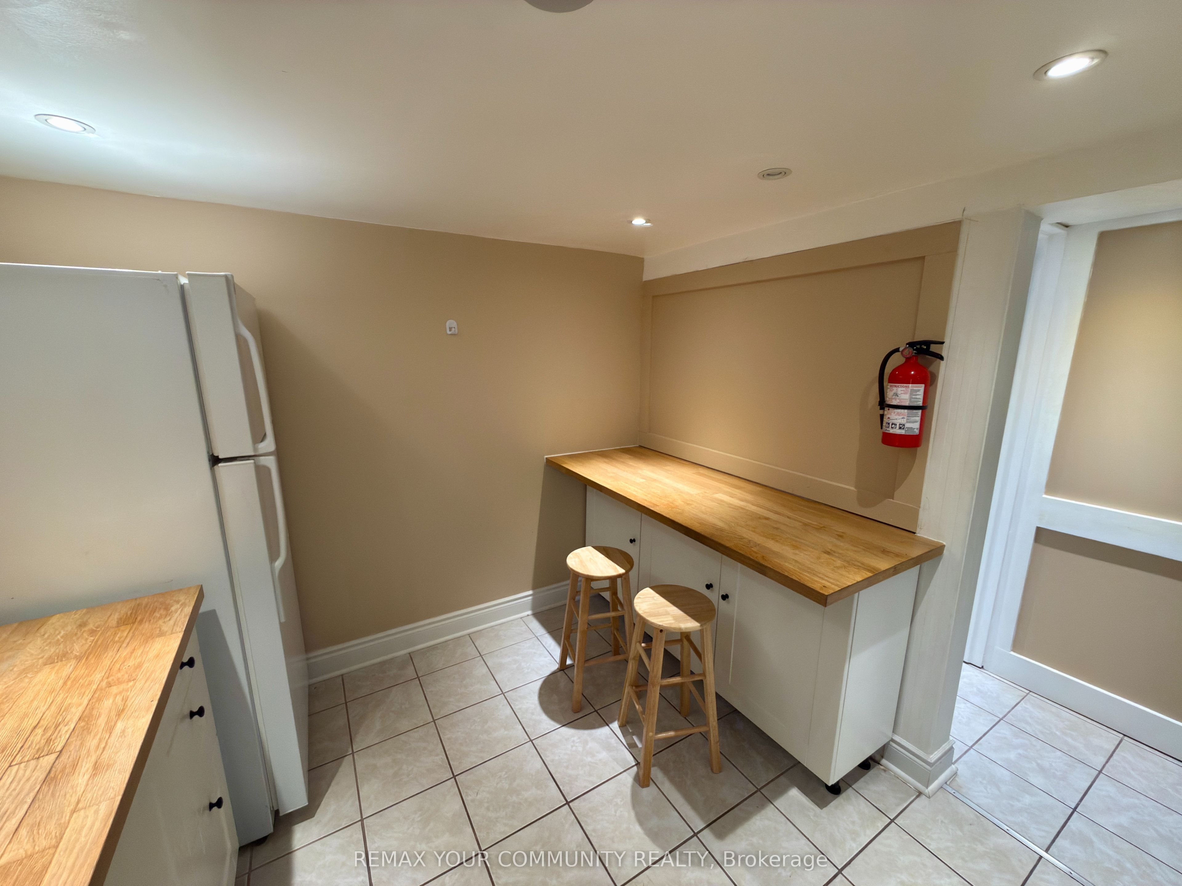 86 Lesmount Avenue Lower Room 2 Property Photo 11