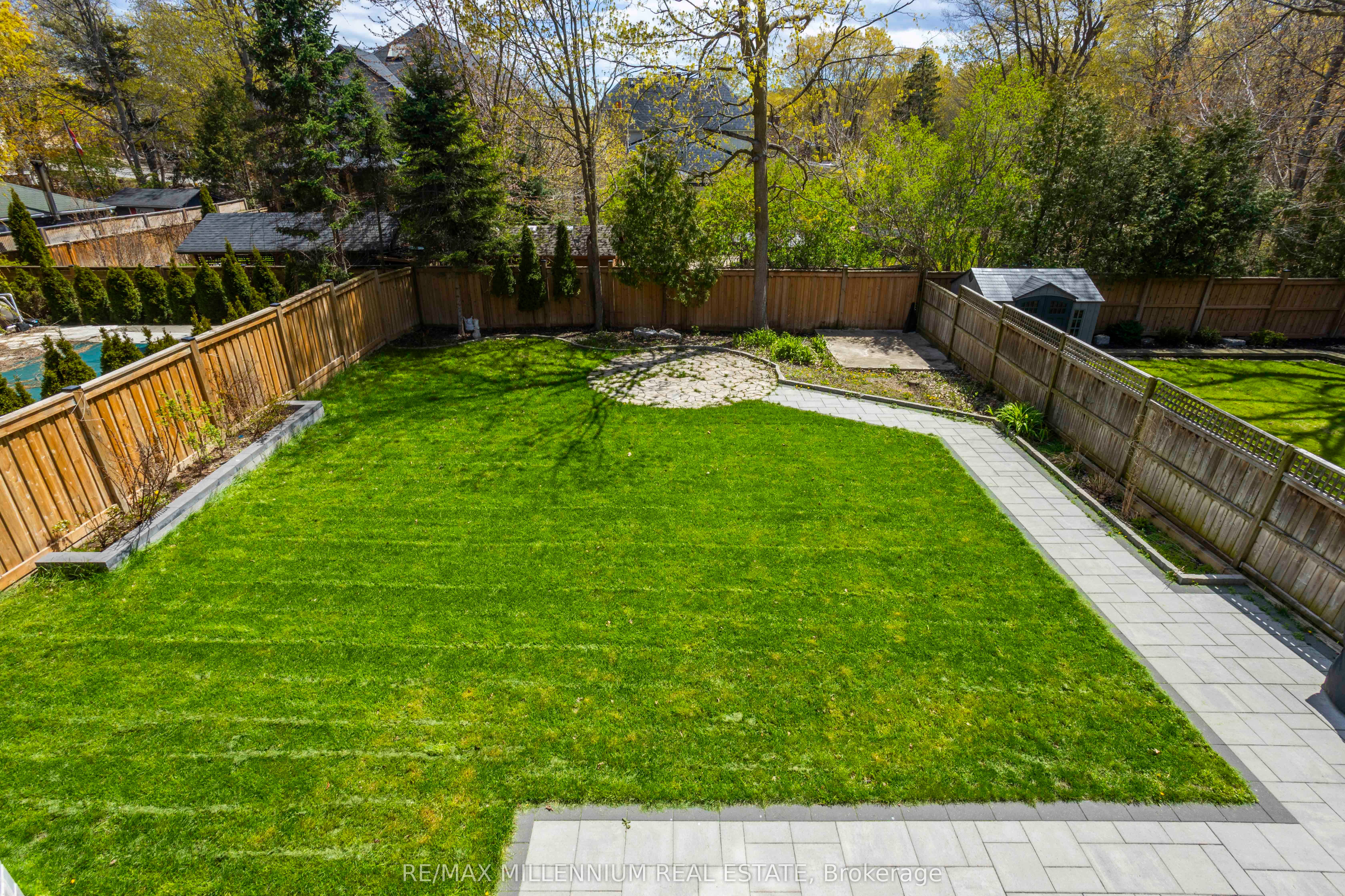 413 Sheppard Avenue Property Photo 4