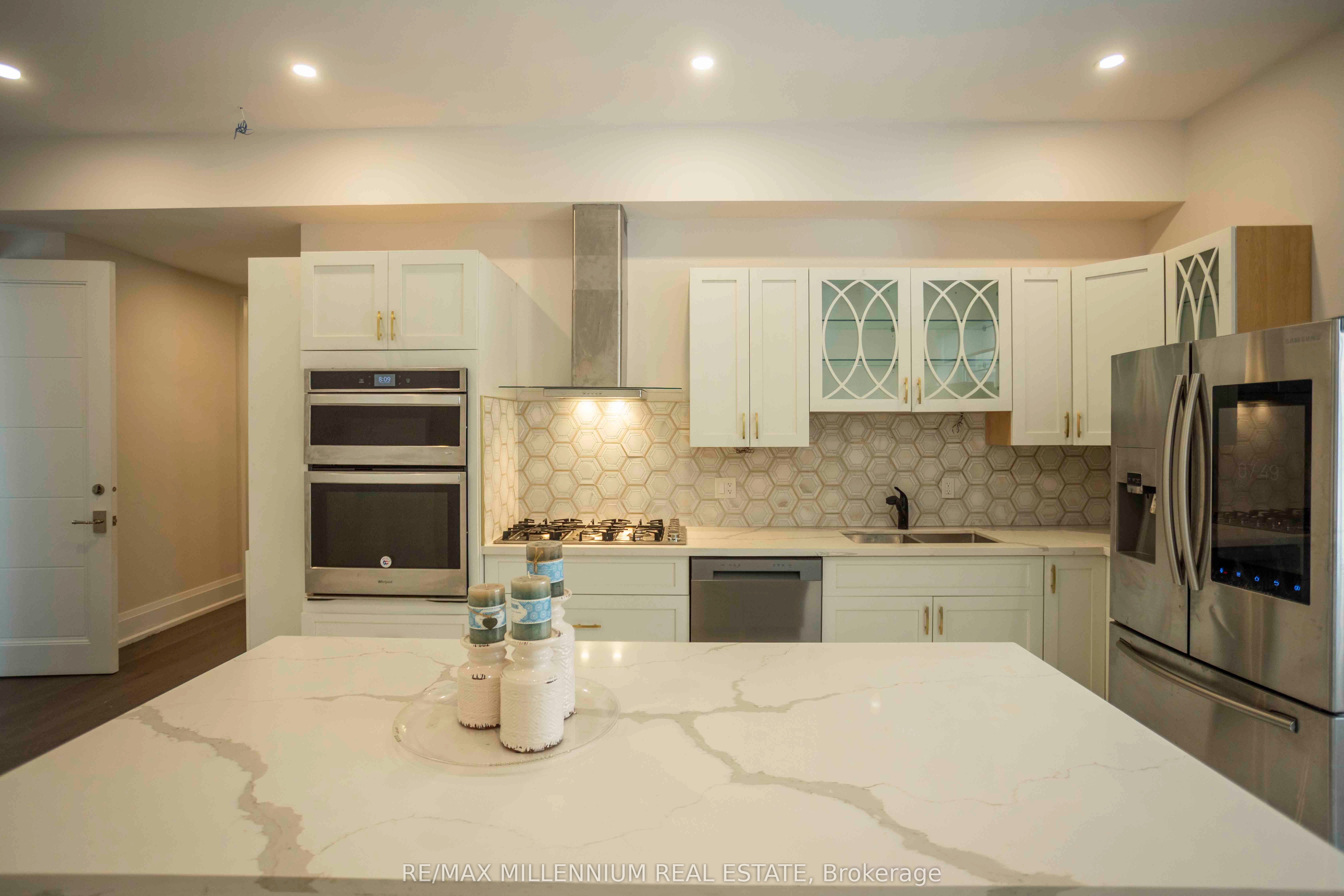 413 Sheppard Avenue Property Photo 21