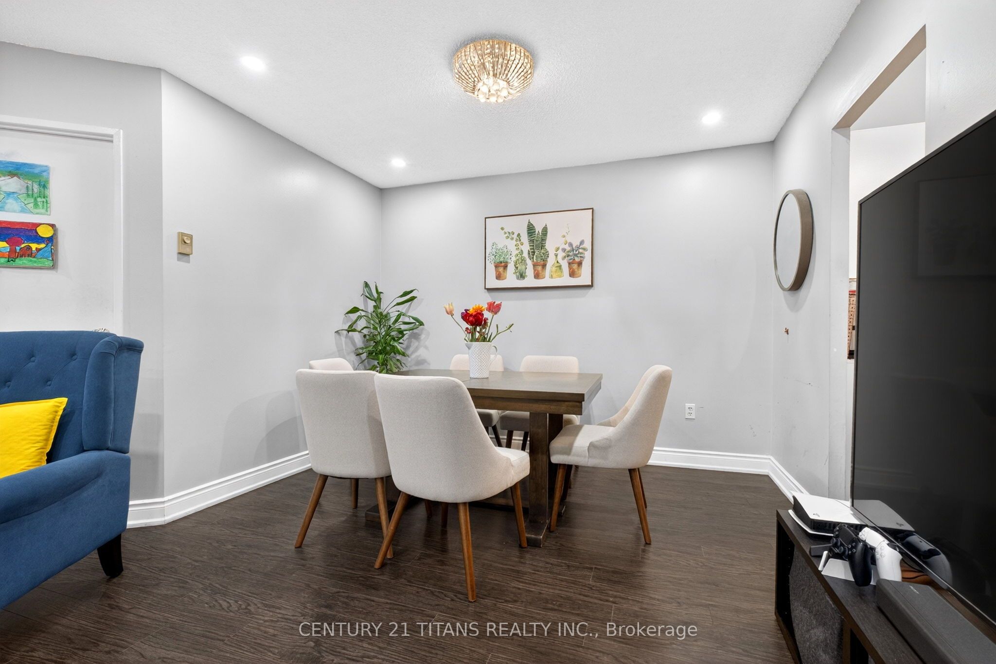 100 Mornelle Court 1018 Property Photo 3