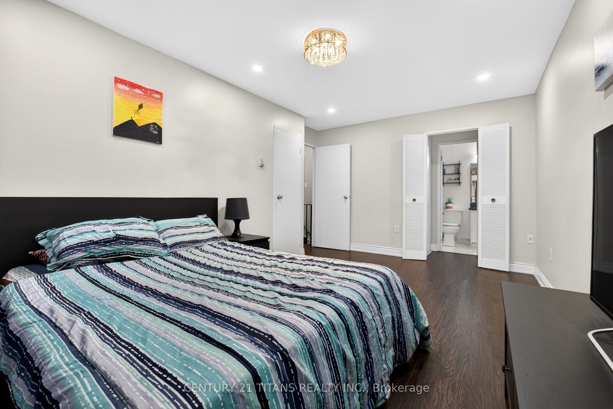 100 Mornelle Court 1018 Property Photo 15