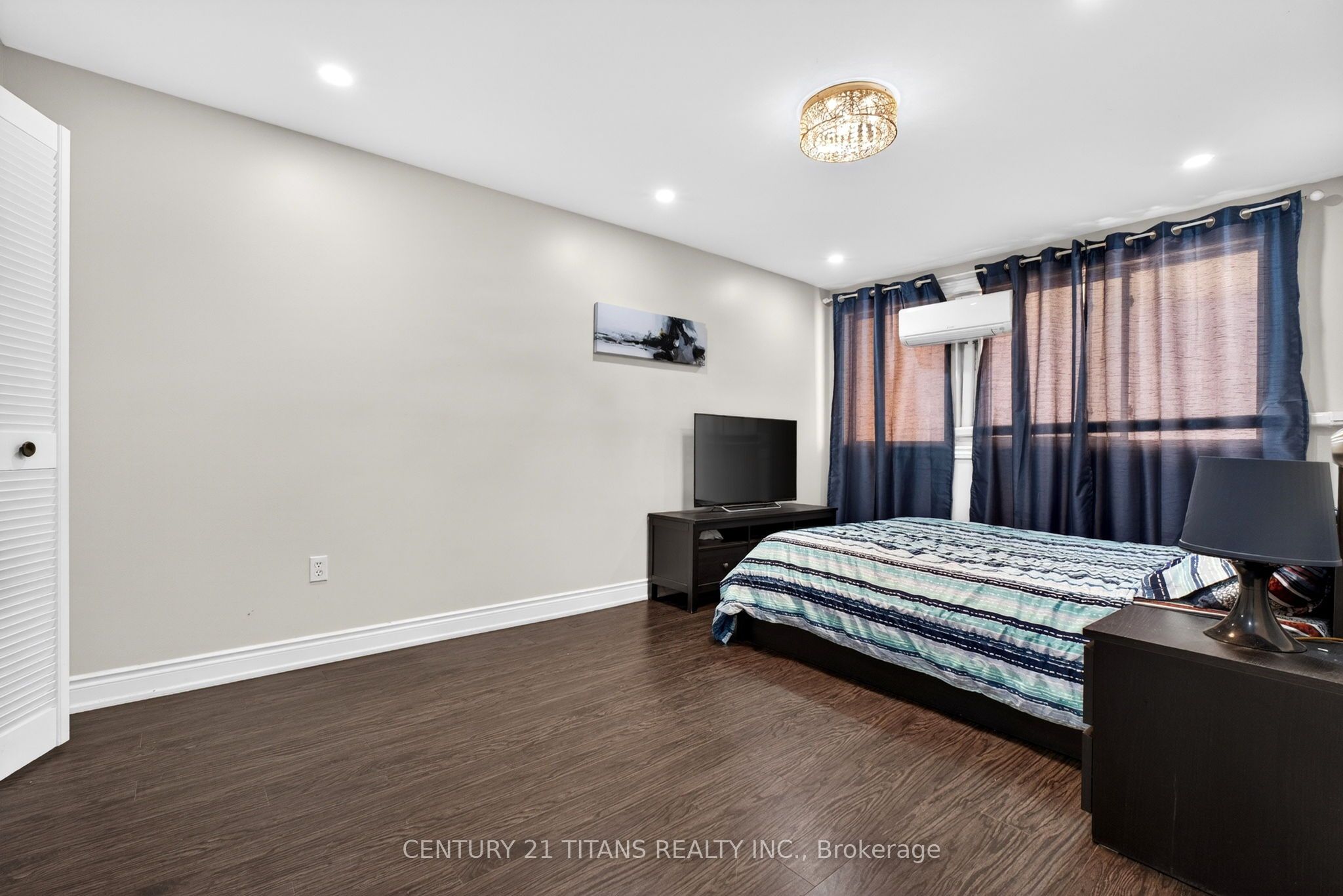 100 Mornelle Court 1018 Property Photo 16