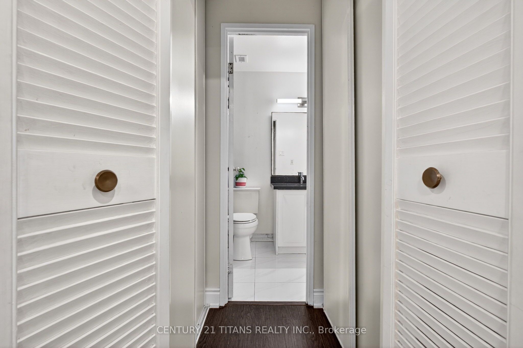 100 Mornelle Court 1018 Property Photo 17