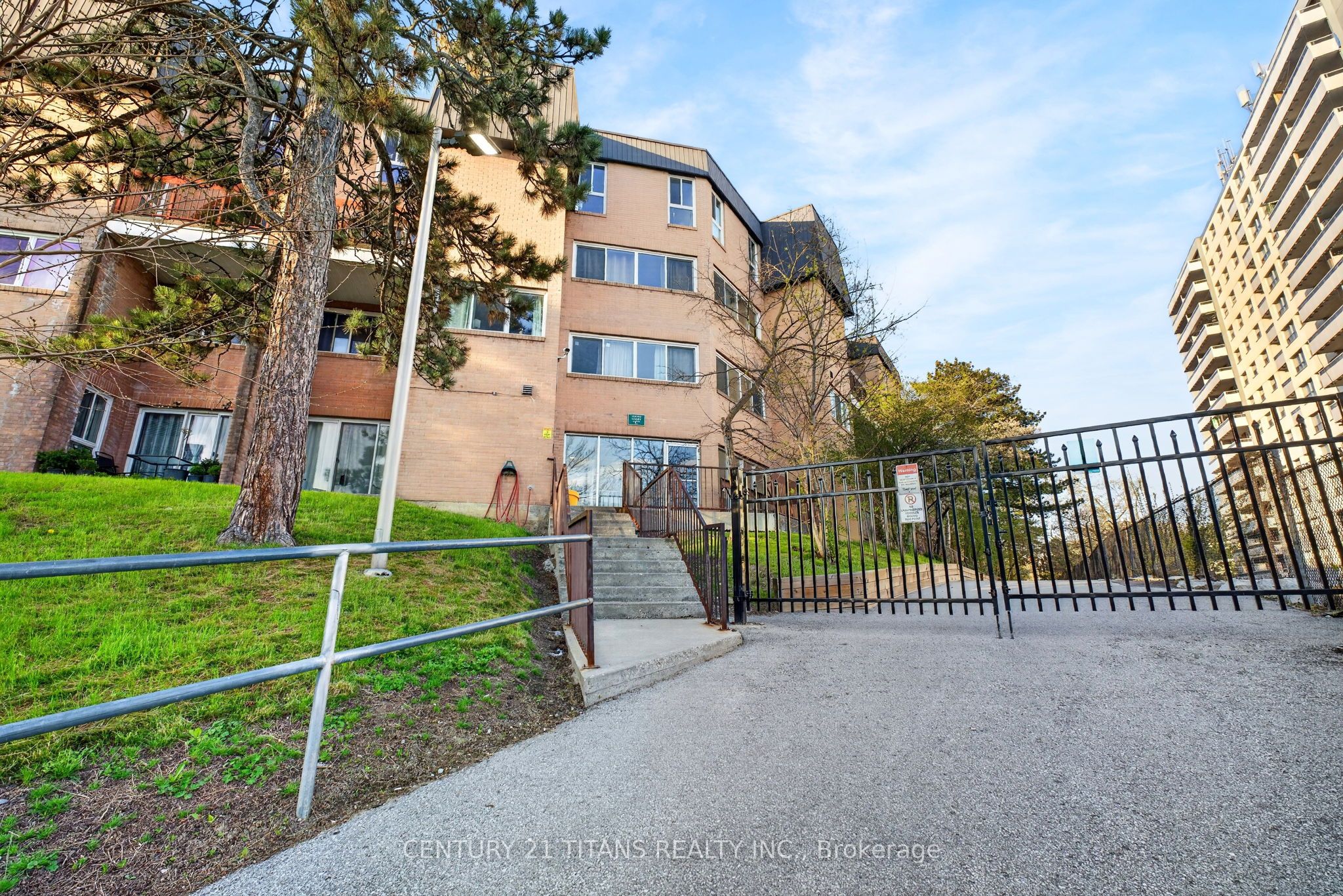 100 Mornelle Court 1018 Property Photo 26