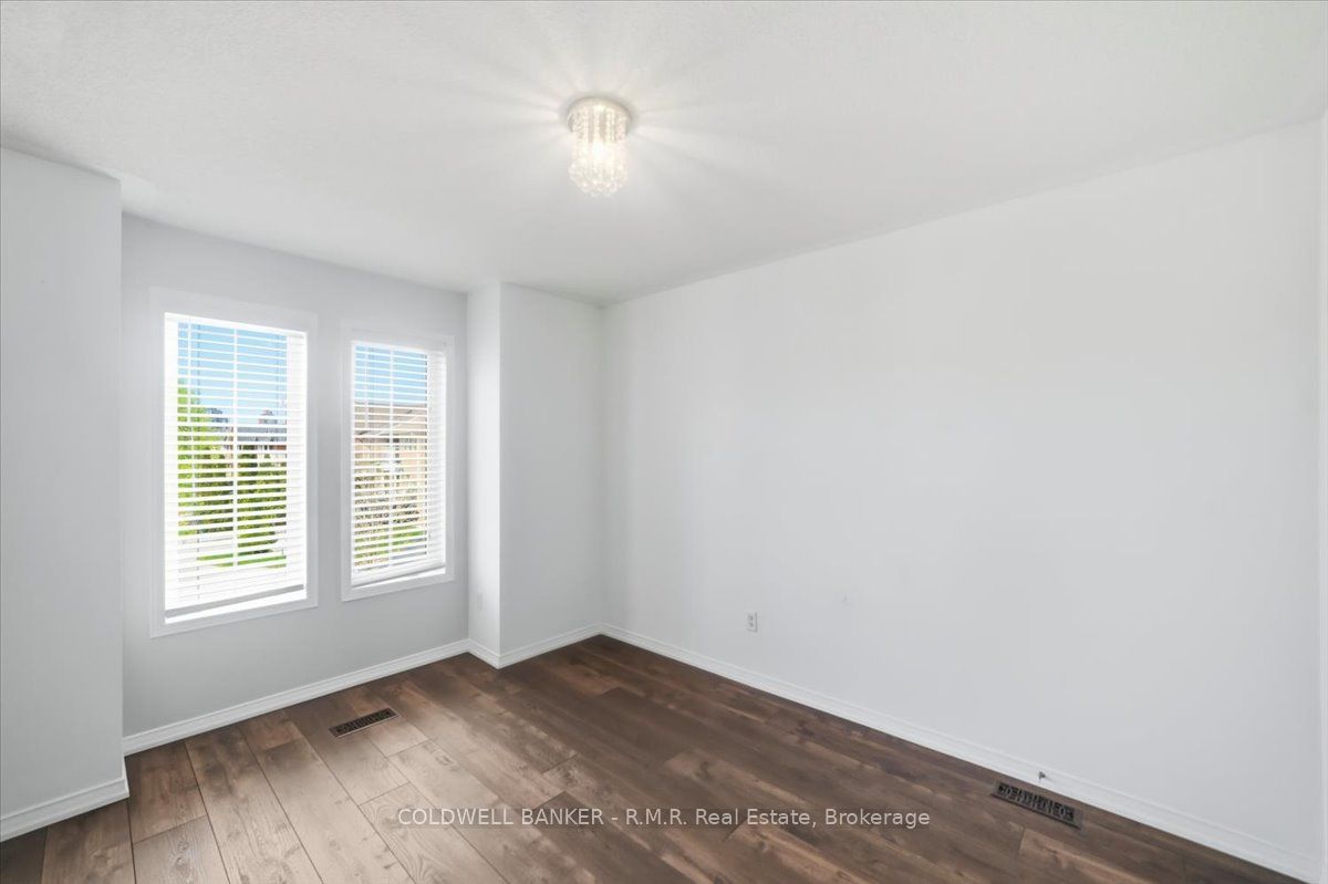 45 Angier Crescent Property Photo 33